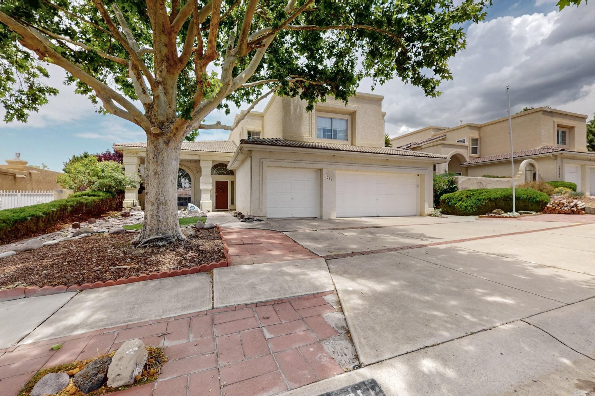 12301 LA VISTA GRANDE Drive NE