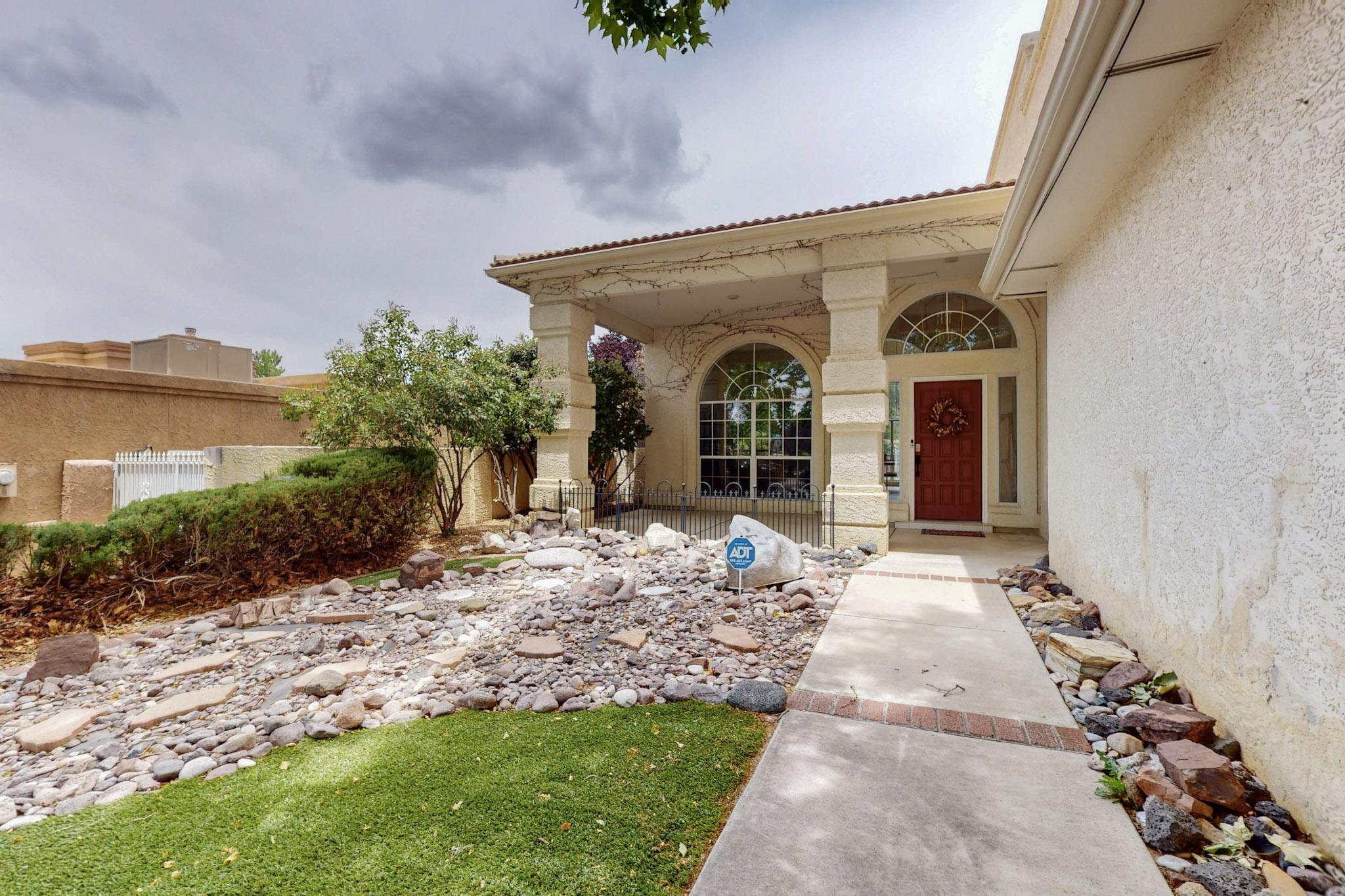 12301 LA VISTA GRANDE Drive NE