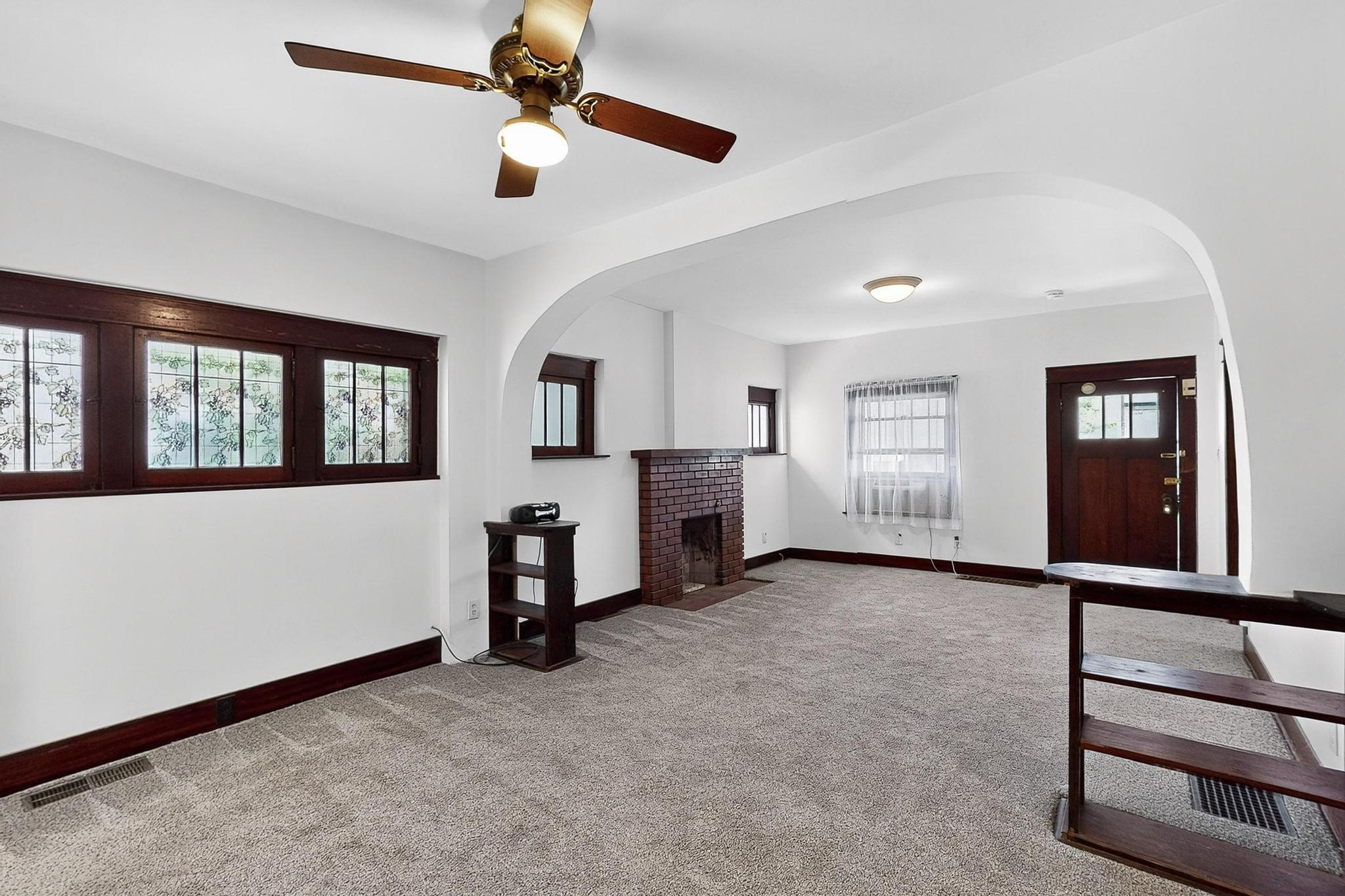 111 COLUMBIA Drive SE