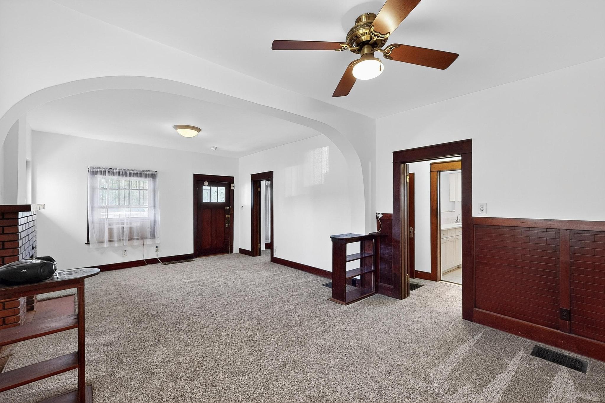 111 COLUMBIA Drive SE