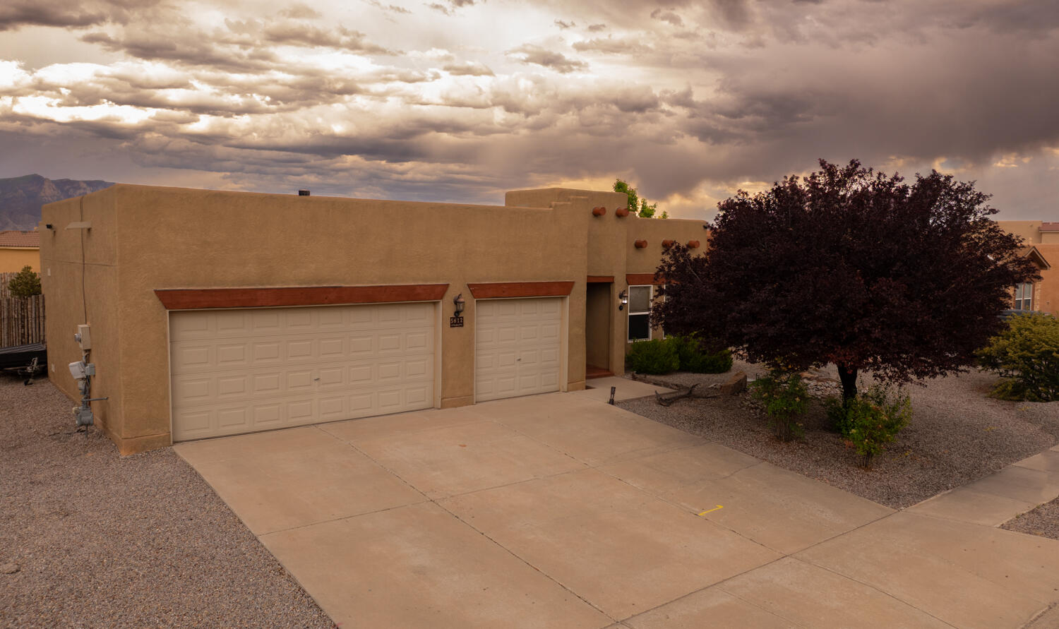 5612 SANDOVAL Drive NE