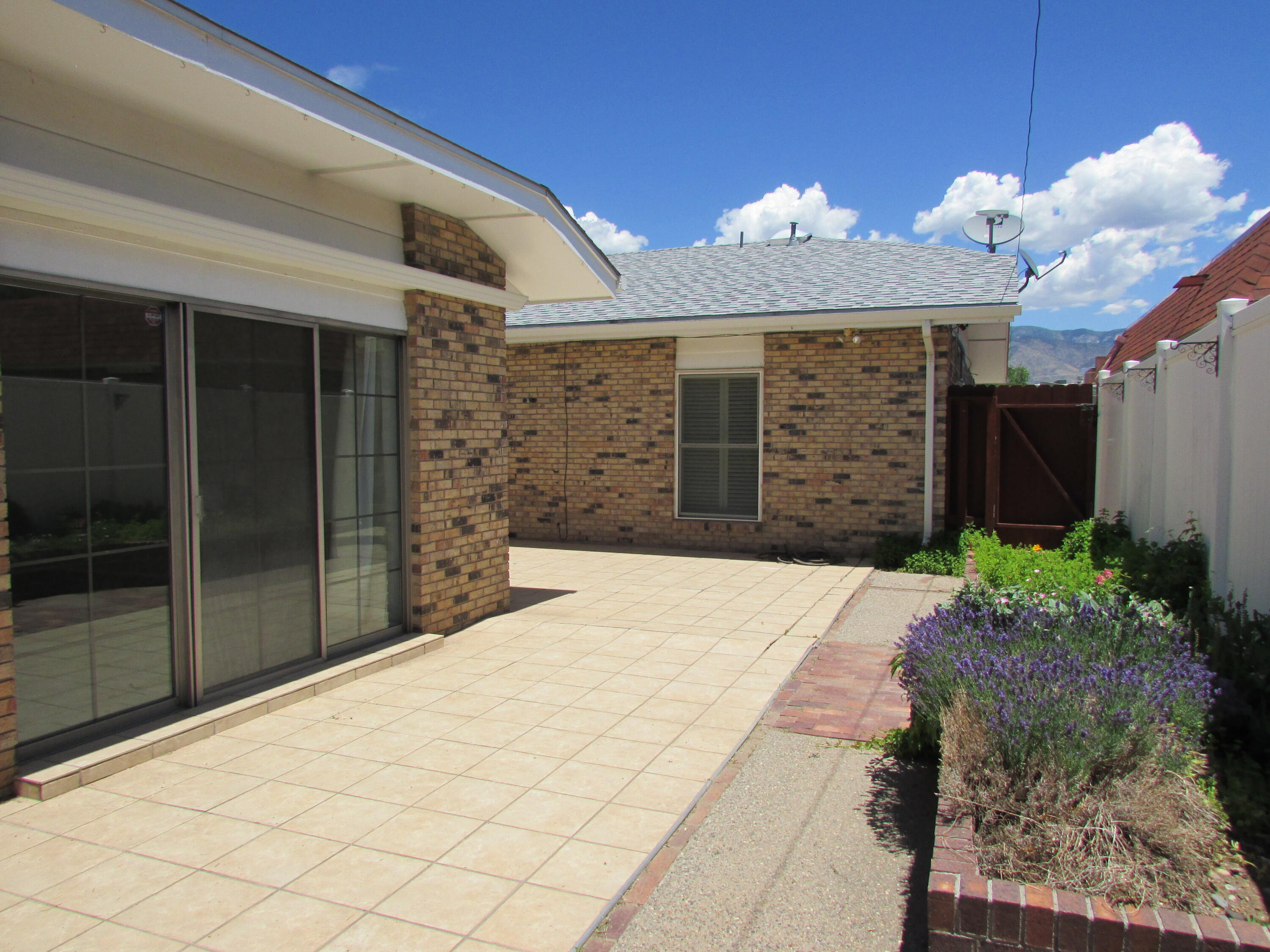 3109 DALLAS Street NE