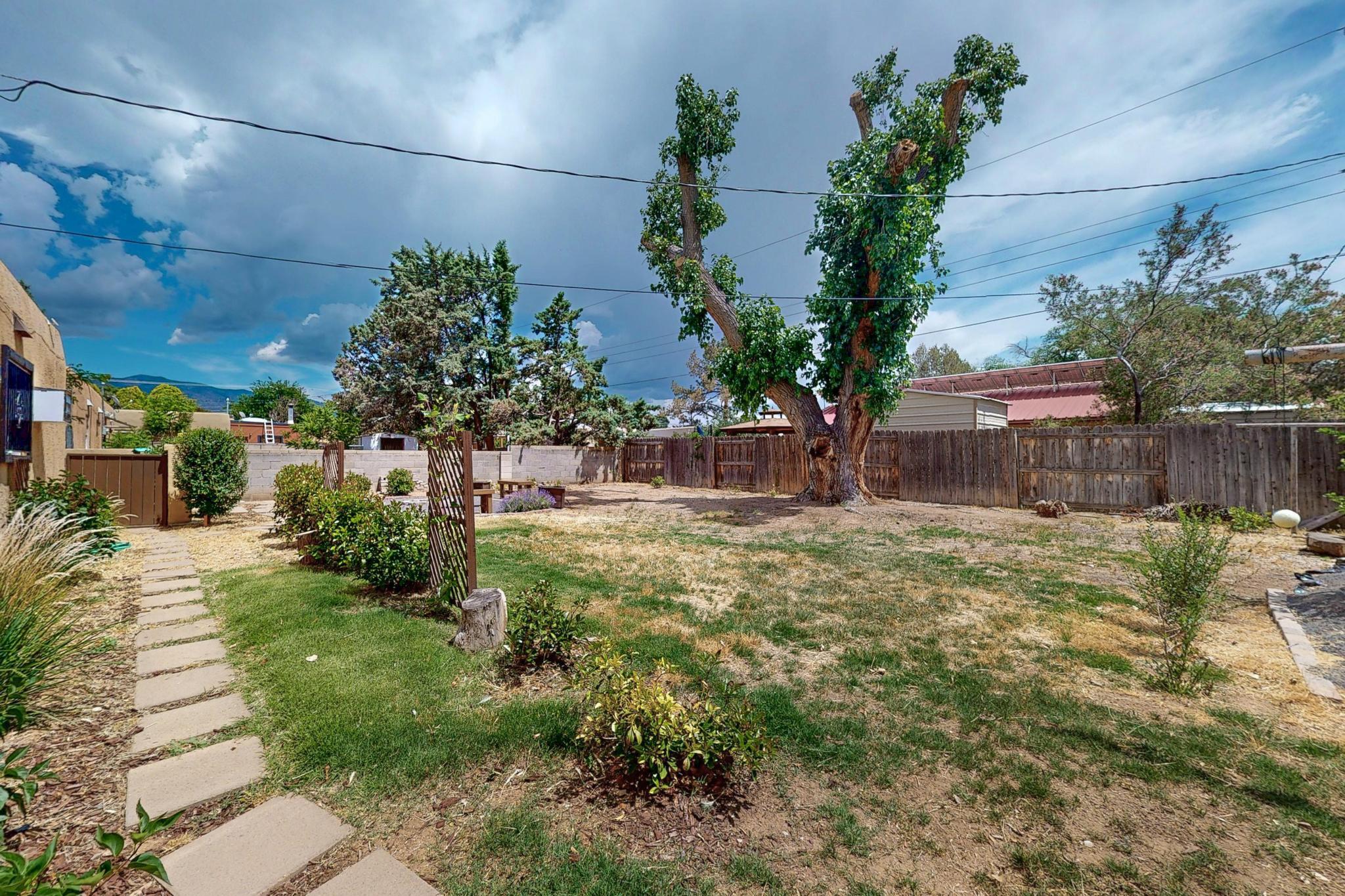 8806 AZTEC Road NE