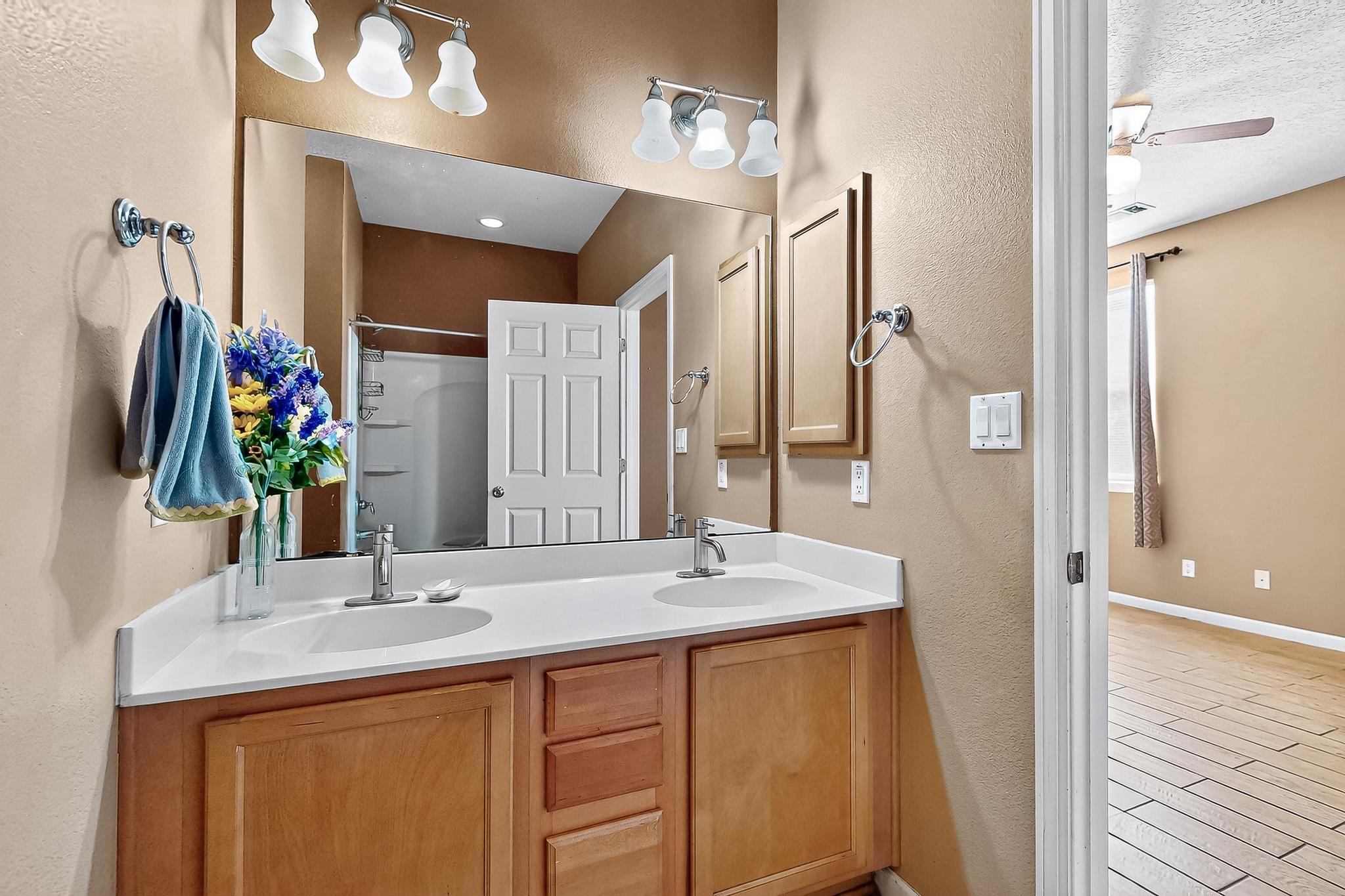 337 LOMA LINDA Loop NE
