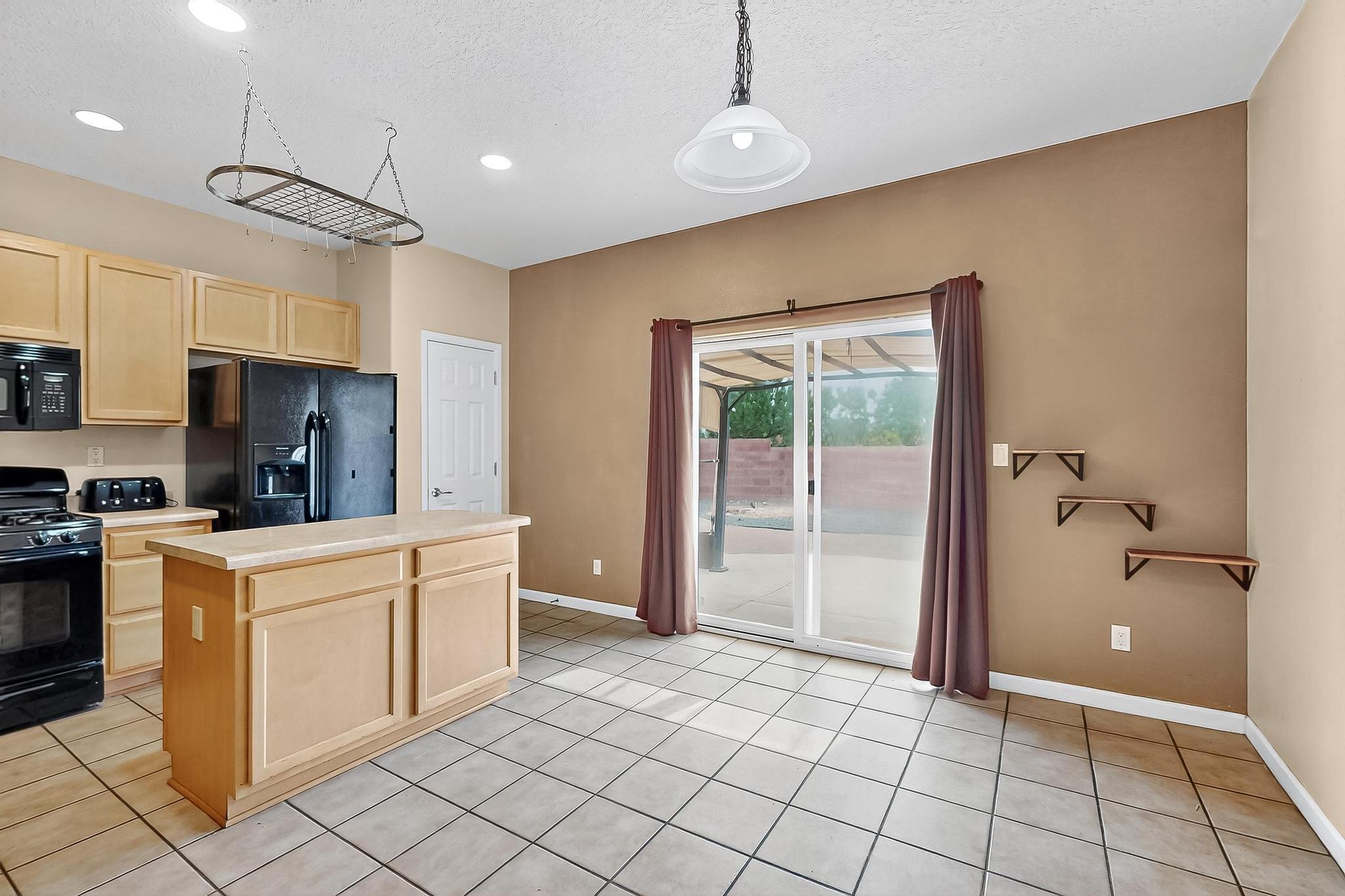 337 LOMA LINDA Loop NE