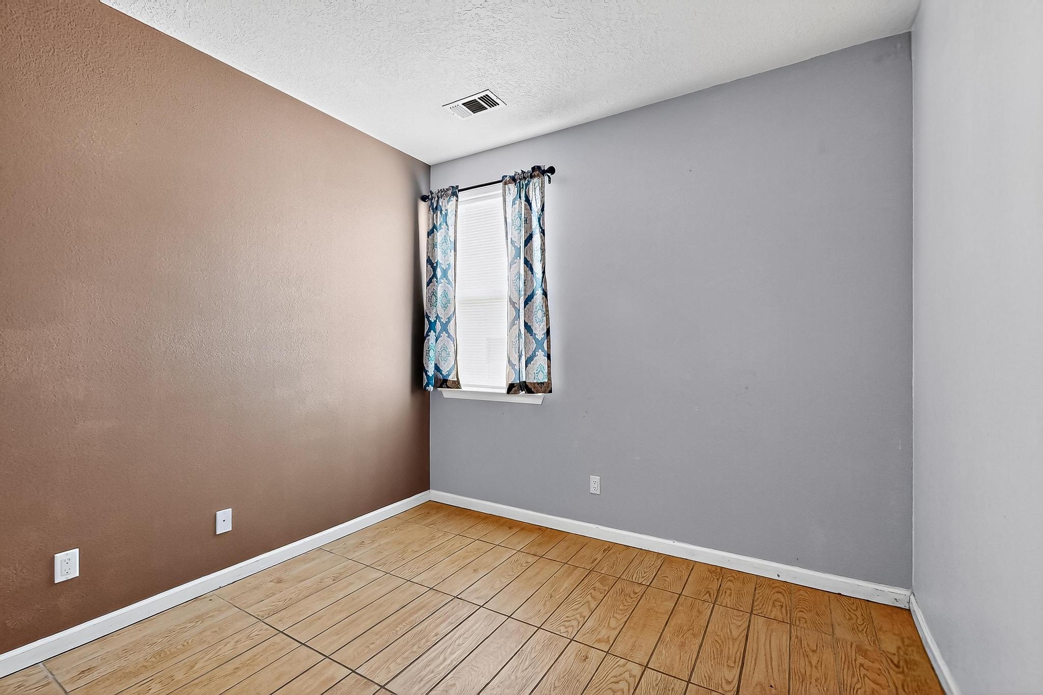 337 LOMA LINDA Loop NE