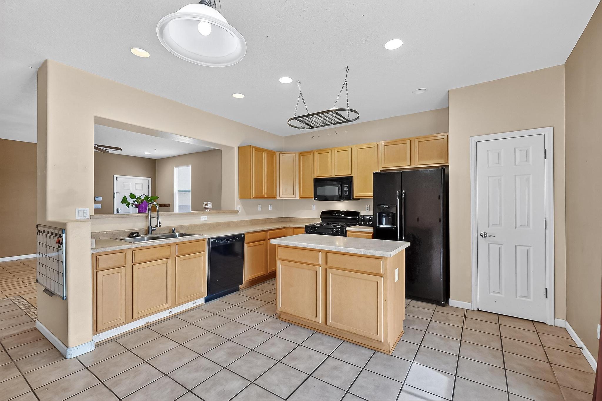 337 LOMA LINDA Loop NE