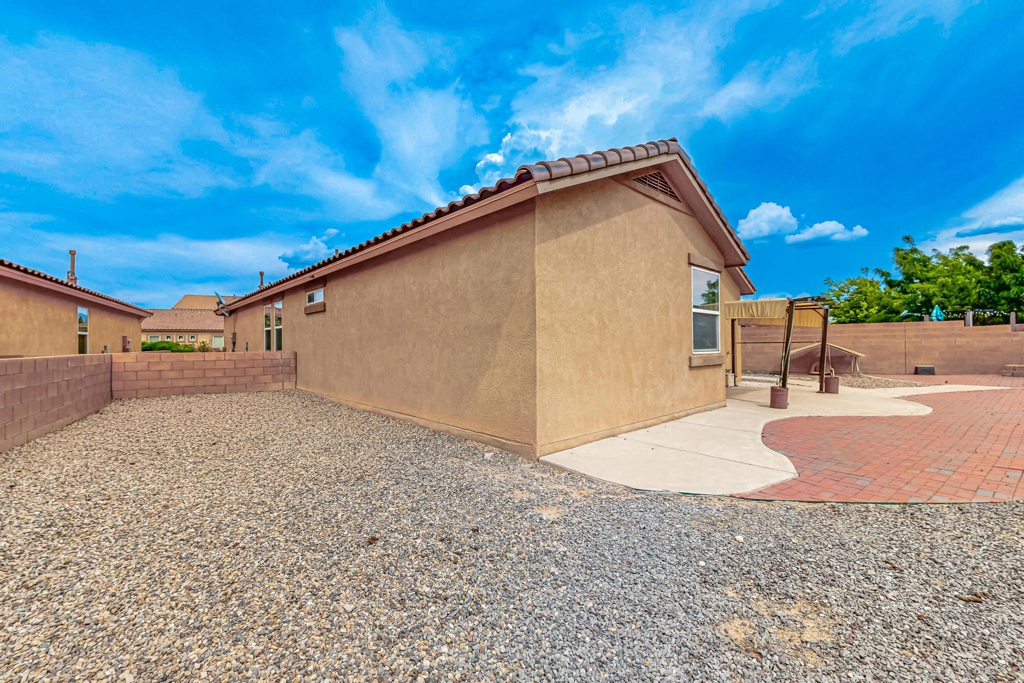 337 LOMA LINDA Loop NE