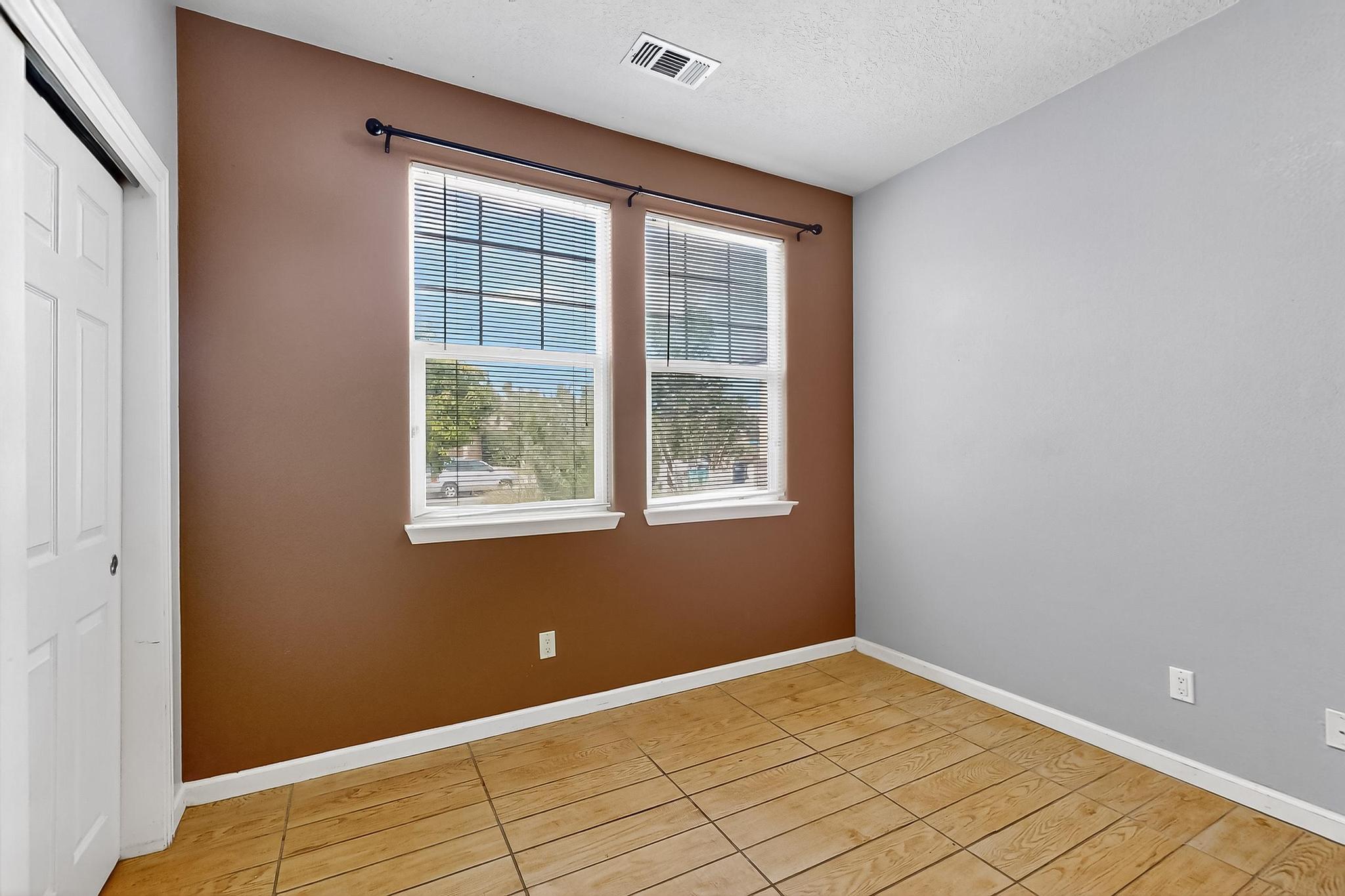337 LOMA LINDA Loop NE