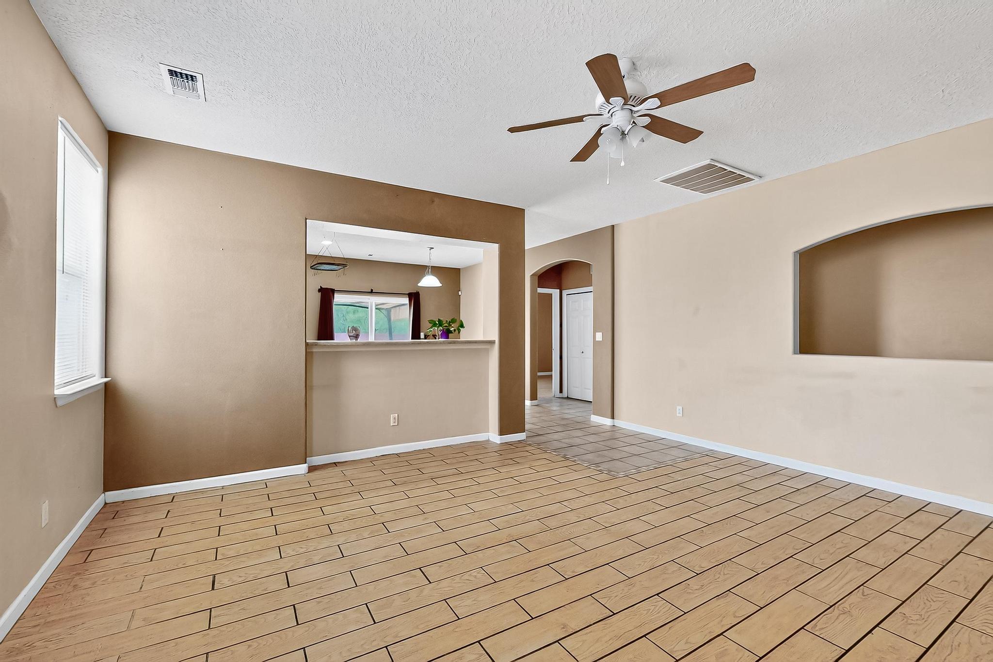 337 LOMA LINDA Loop NE
