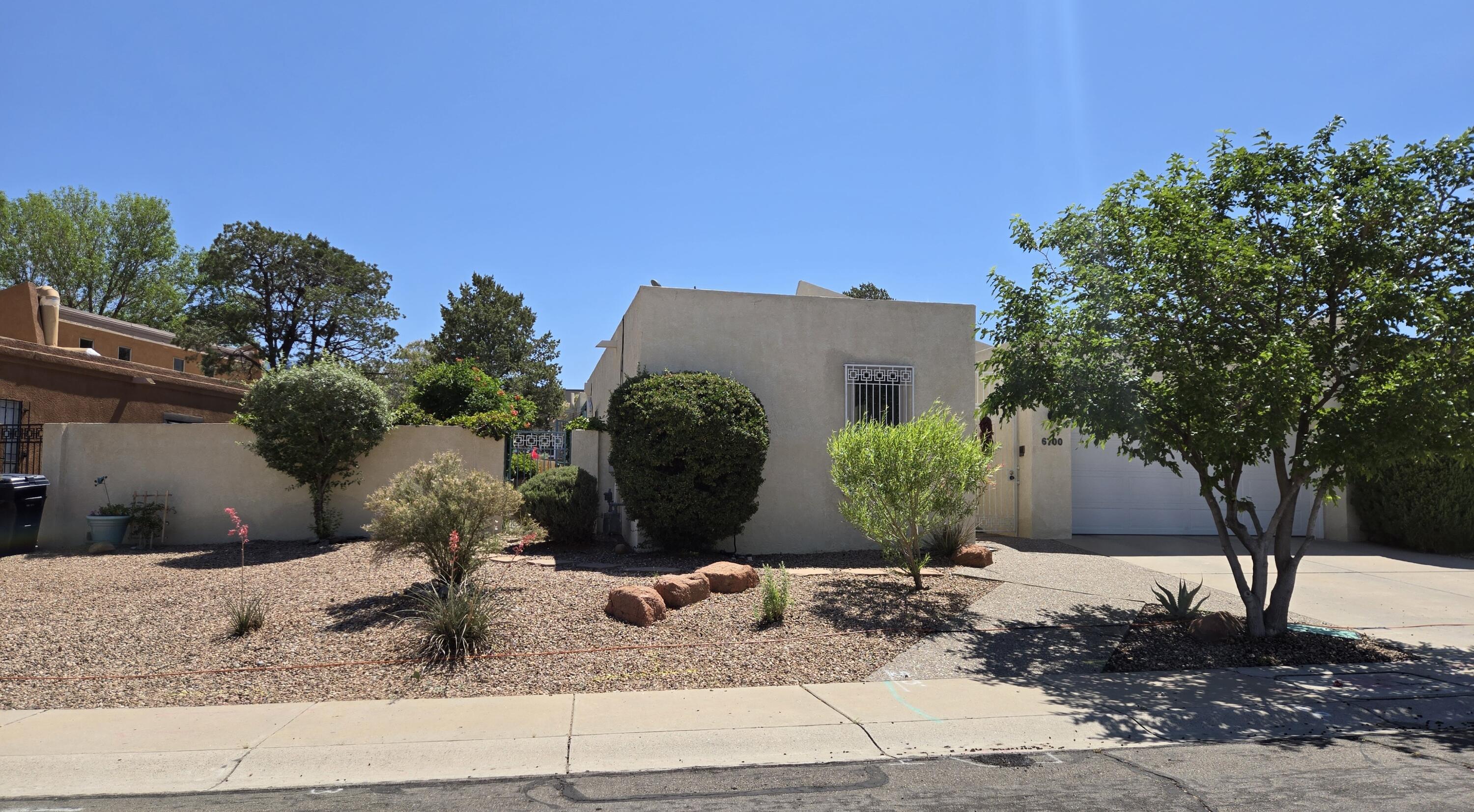 6700 VISTA DEL MONTE NE