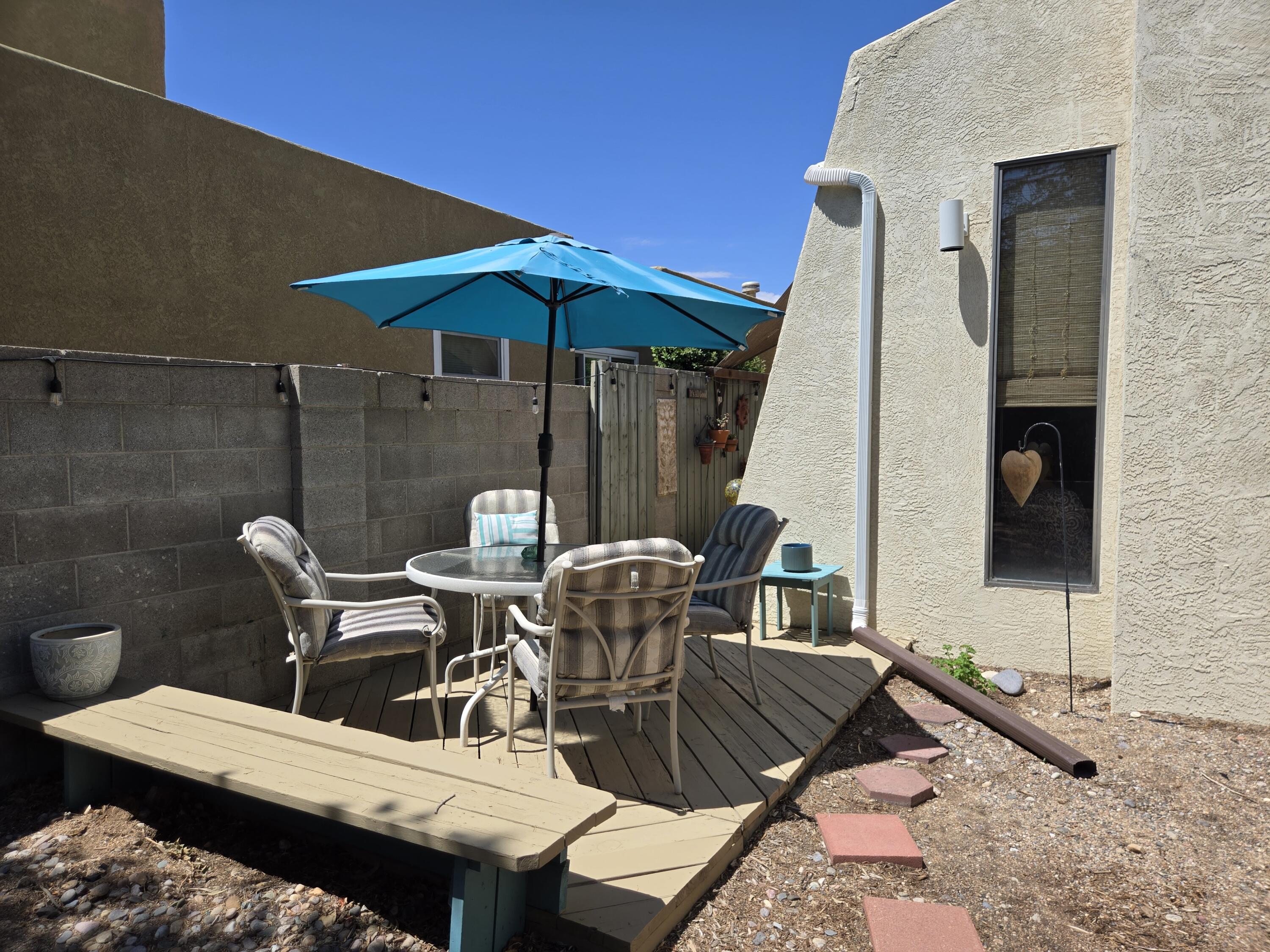 6700 VISTA DEL MONTE NE