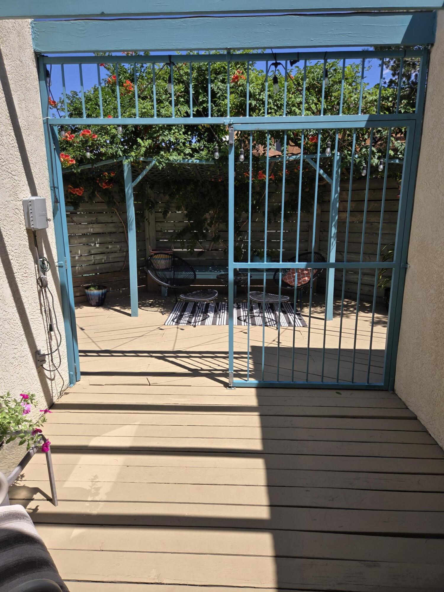 6700 VISTA DEL MONTE NE