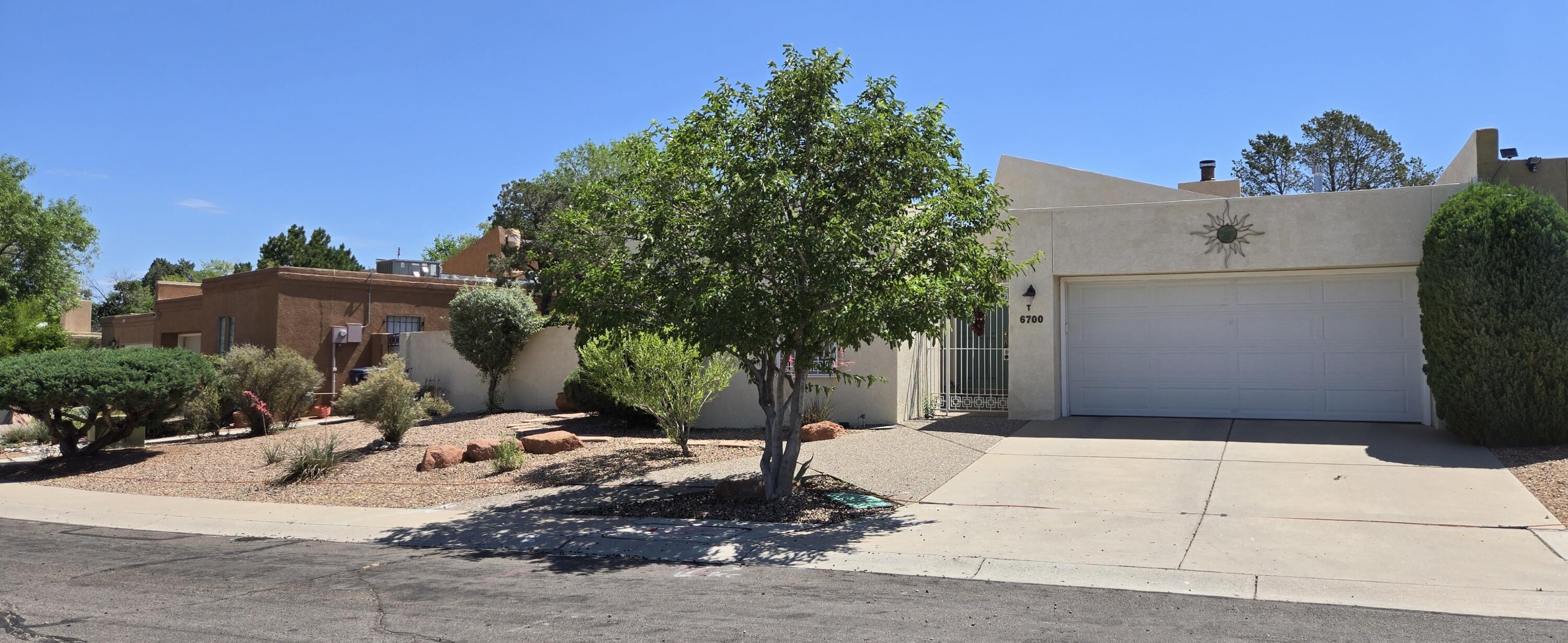 6700 VISTA DEL MONTE NE