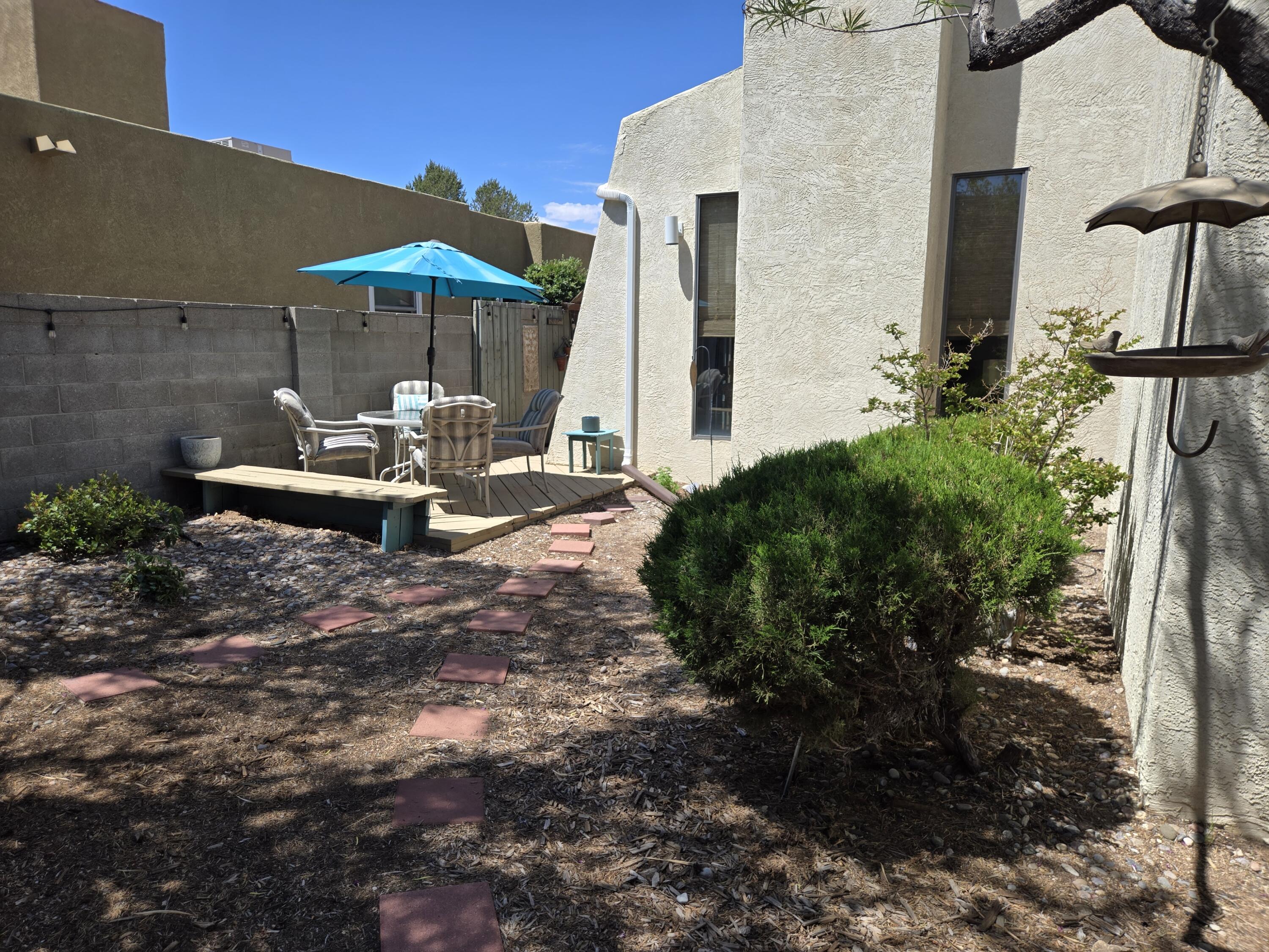 6700 VISTA DEL MONTE NE