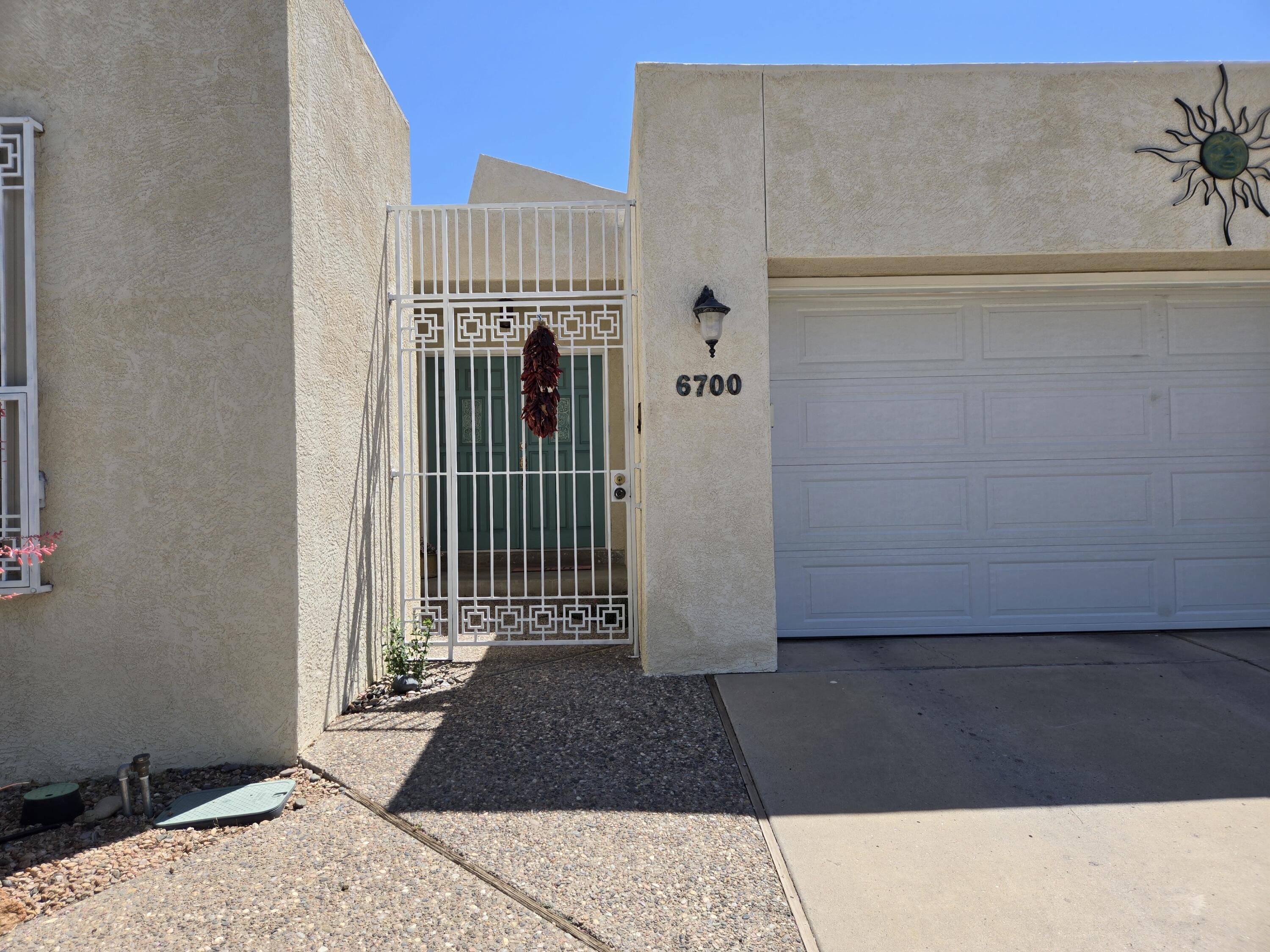 6700 VISTA DEL MONTE NE