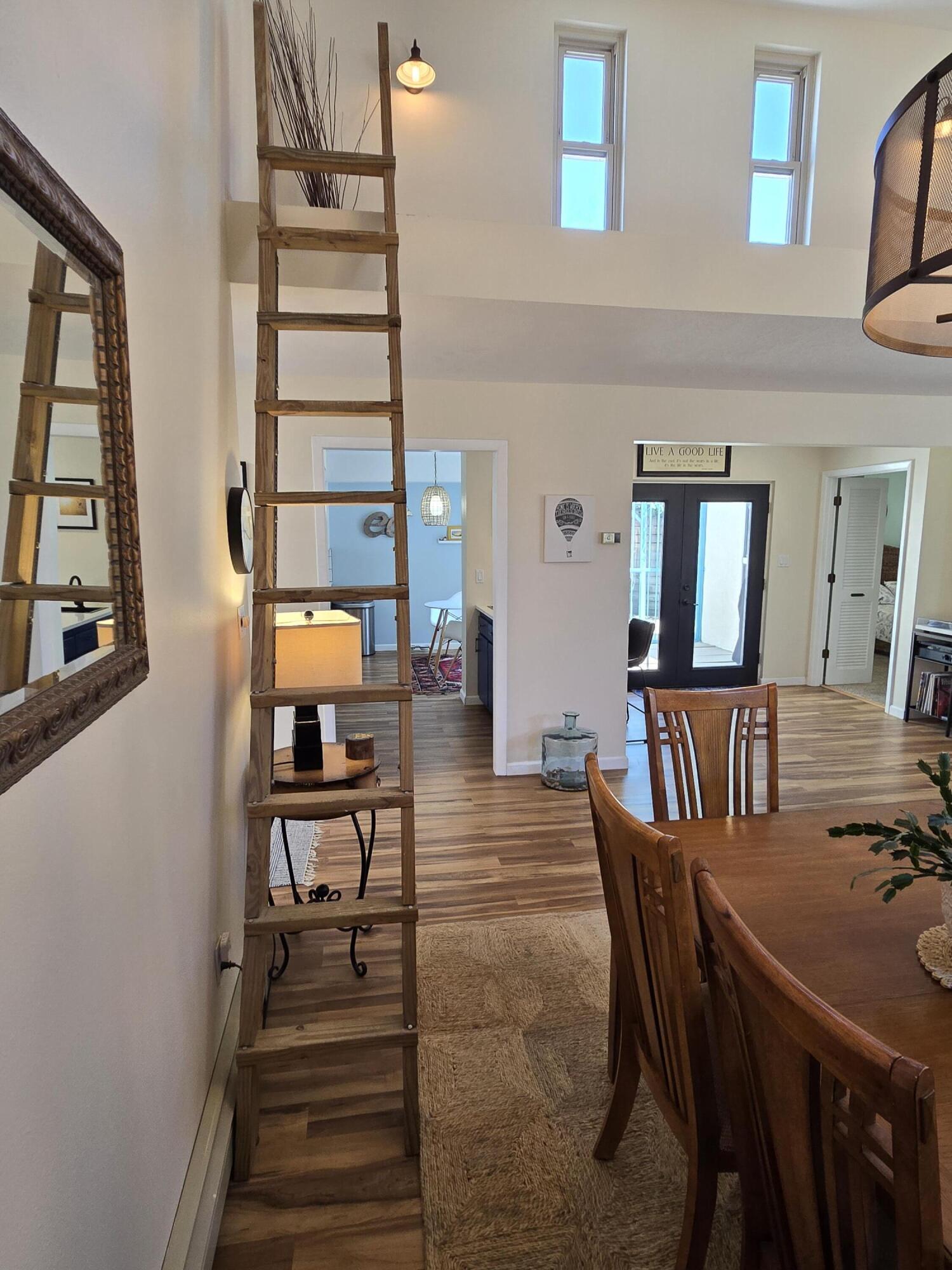 6700 VISTA DEL MONTE NE