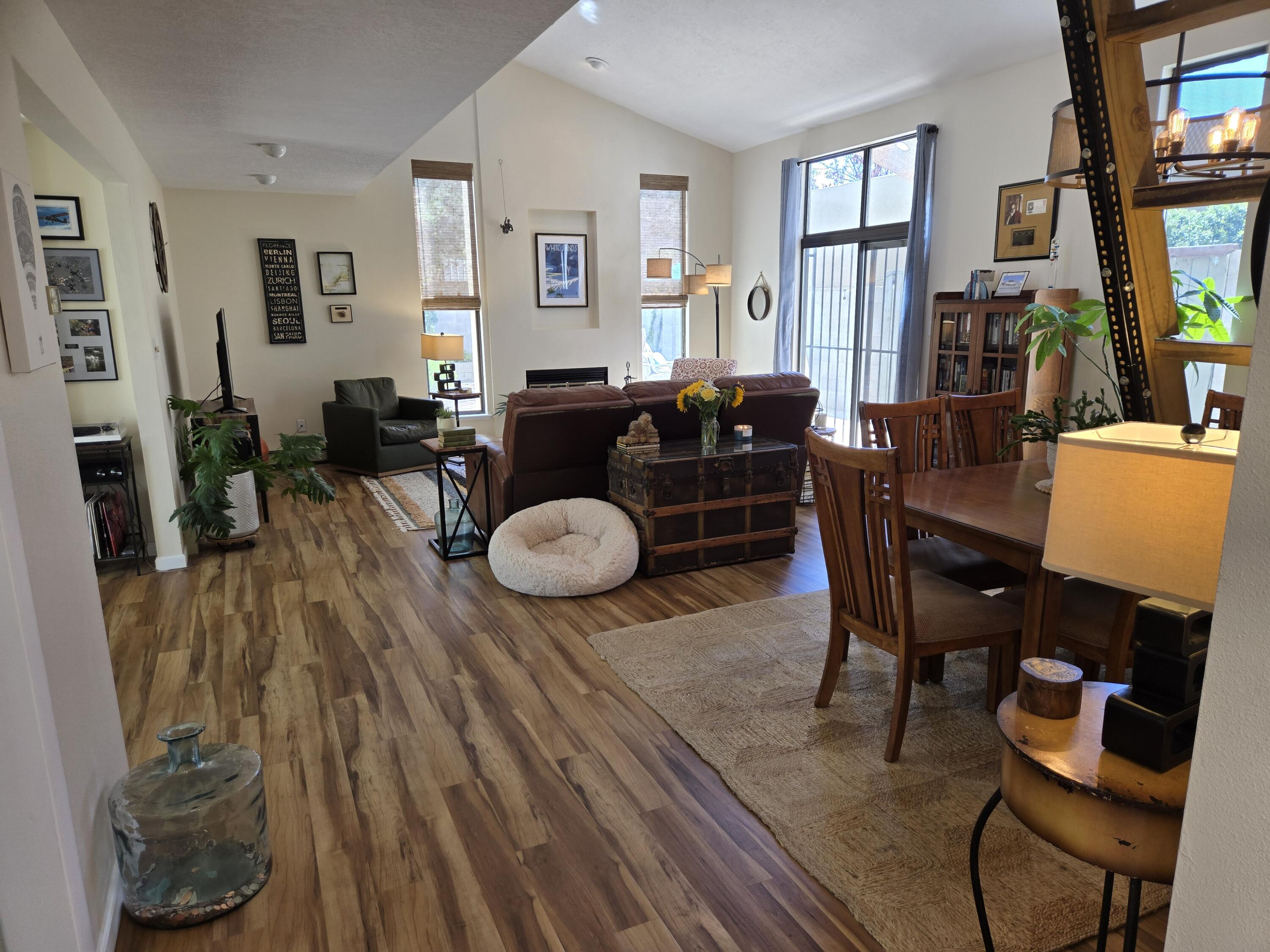 6700 VISTA DEL MONTE NE