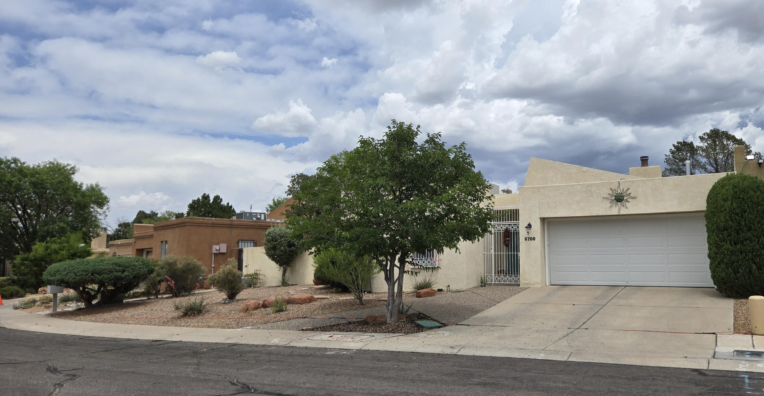 6700 VISTA DEL MONTE NE