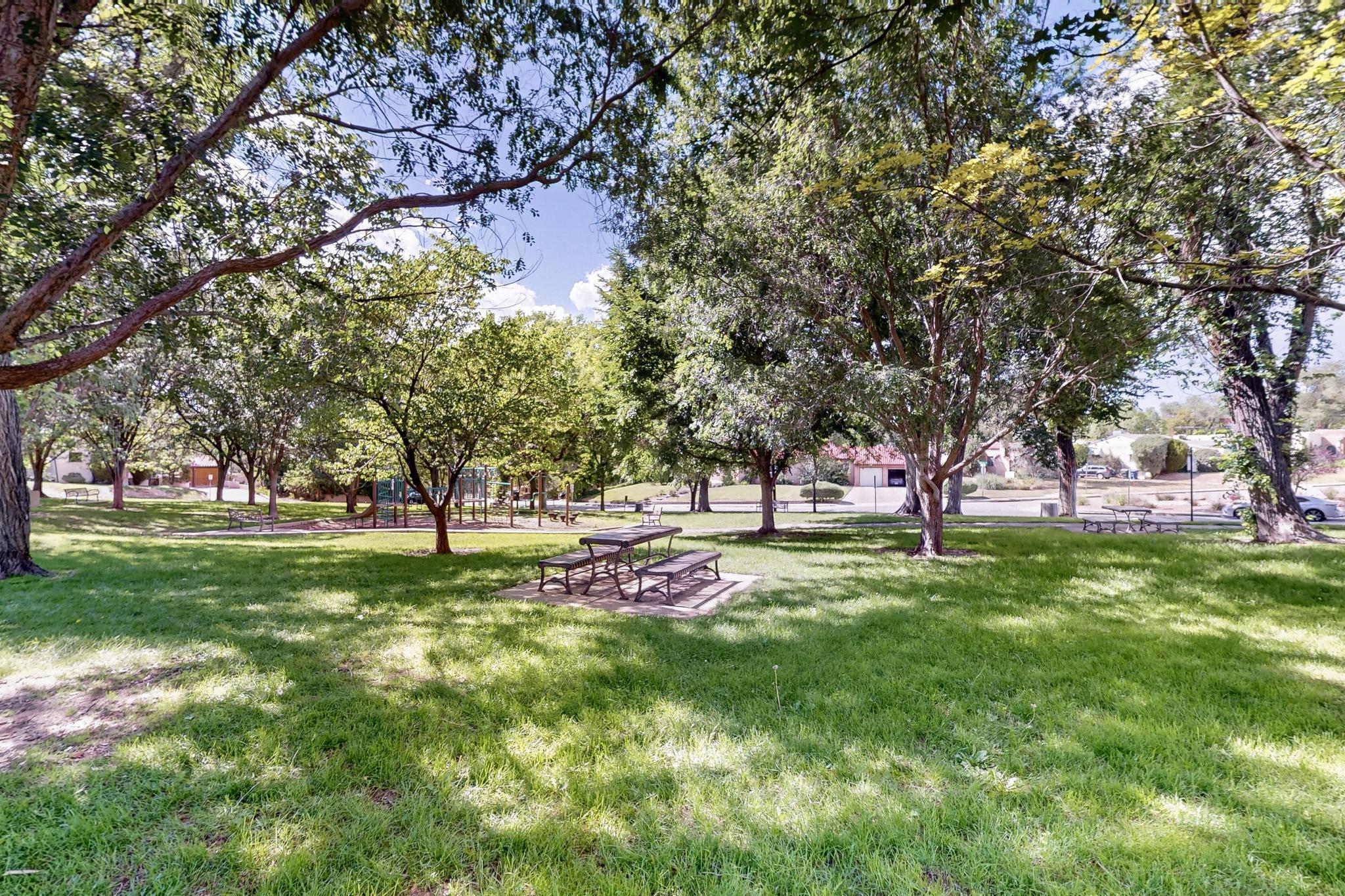 1612 Sigma Chi Road NE