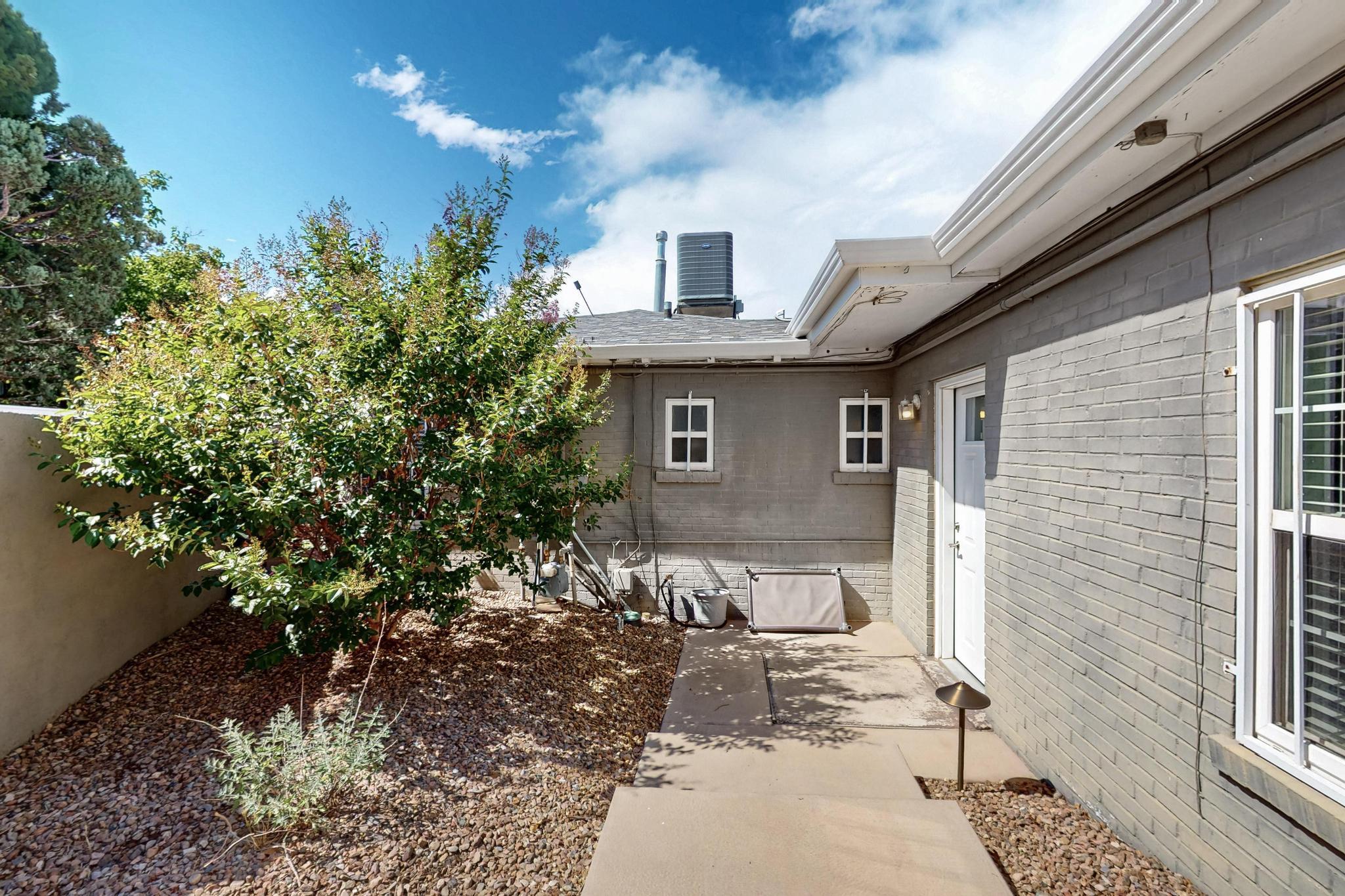 1612 Sigma Chi Road NE