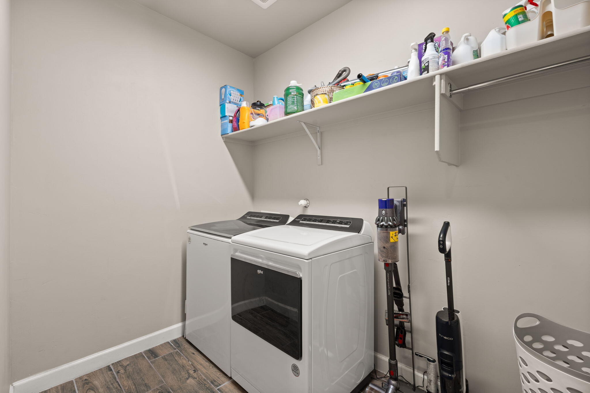 6873 CLEARY Loop NE