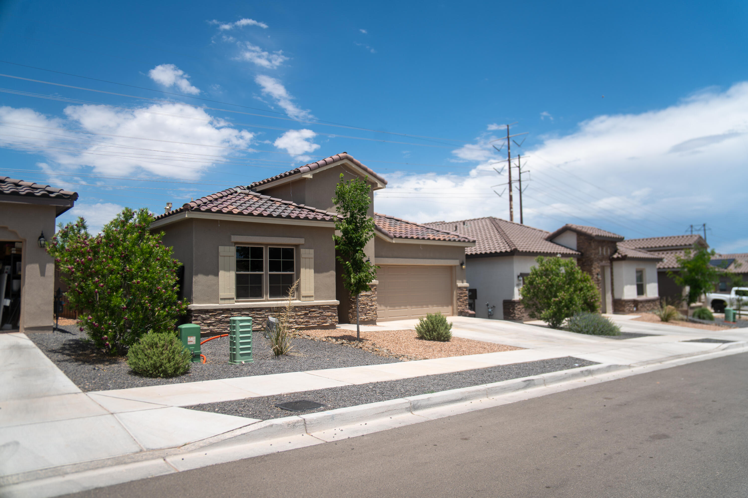 6873 CLEARY Loop NE