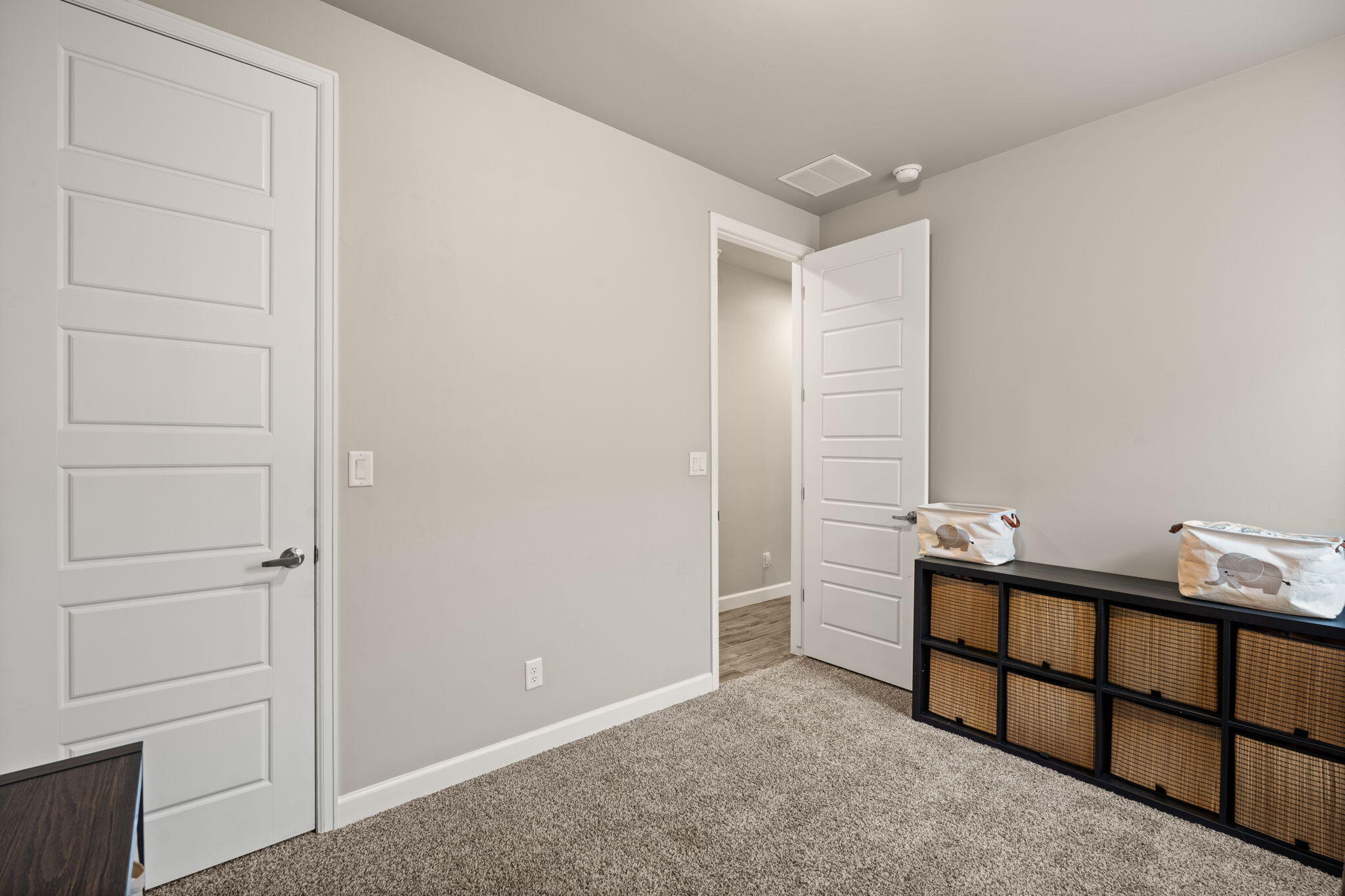 6873 CLEARY Loop NE