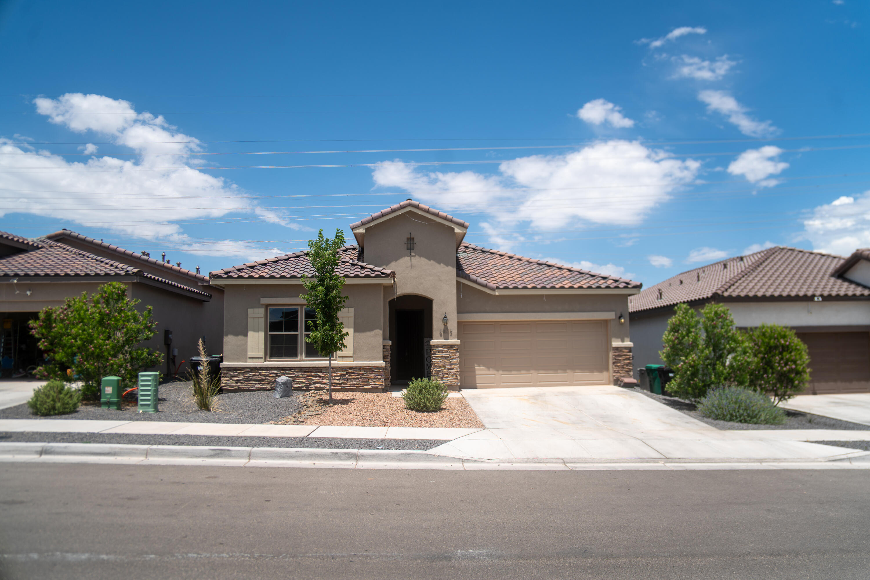 6873 CLEARY Loop NE