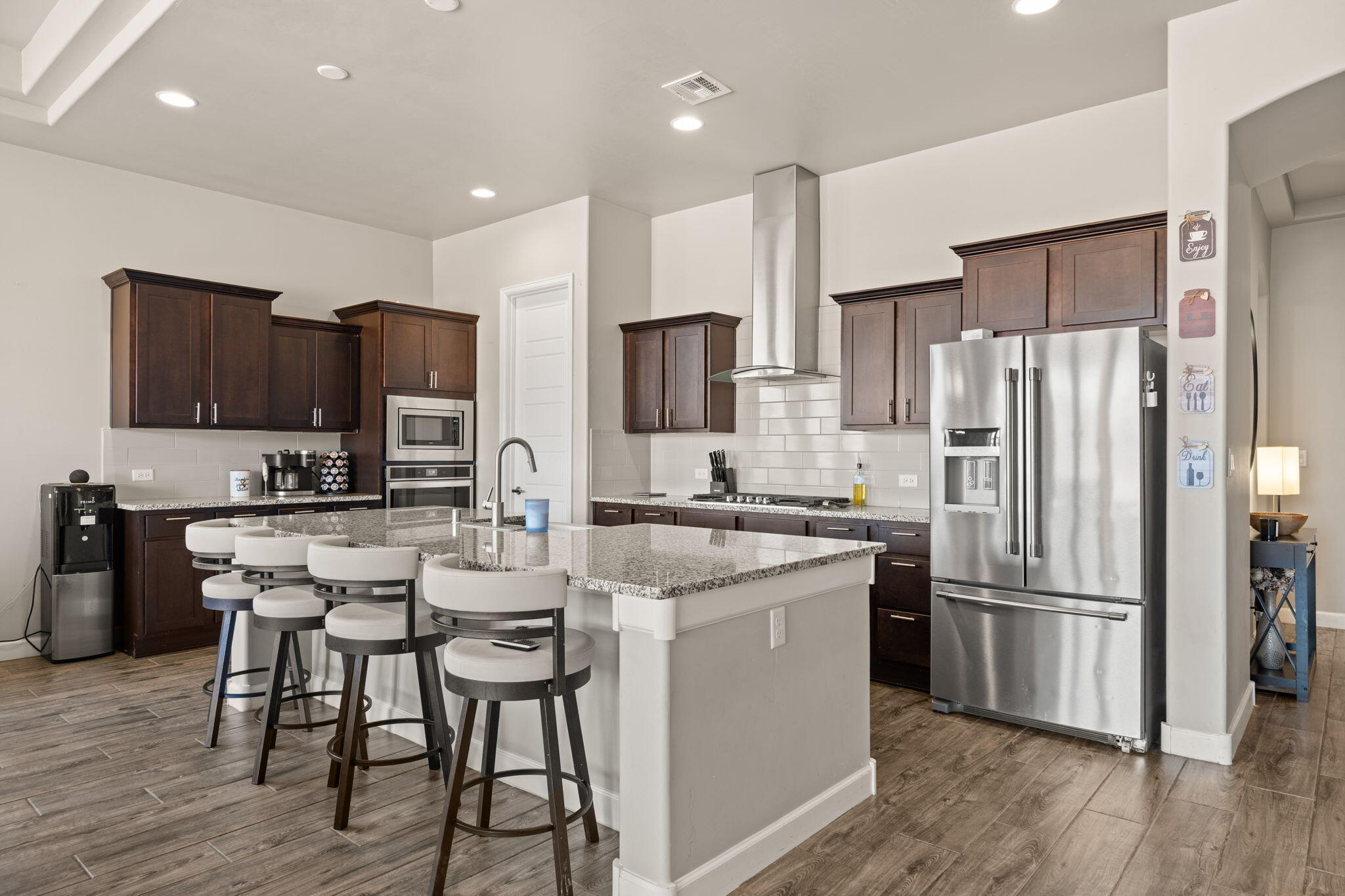6873 CLEARY Loop NE