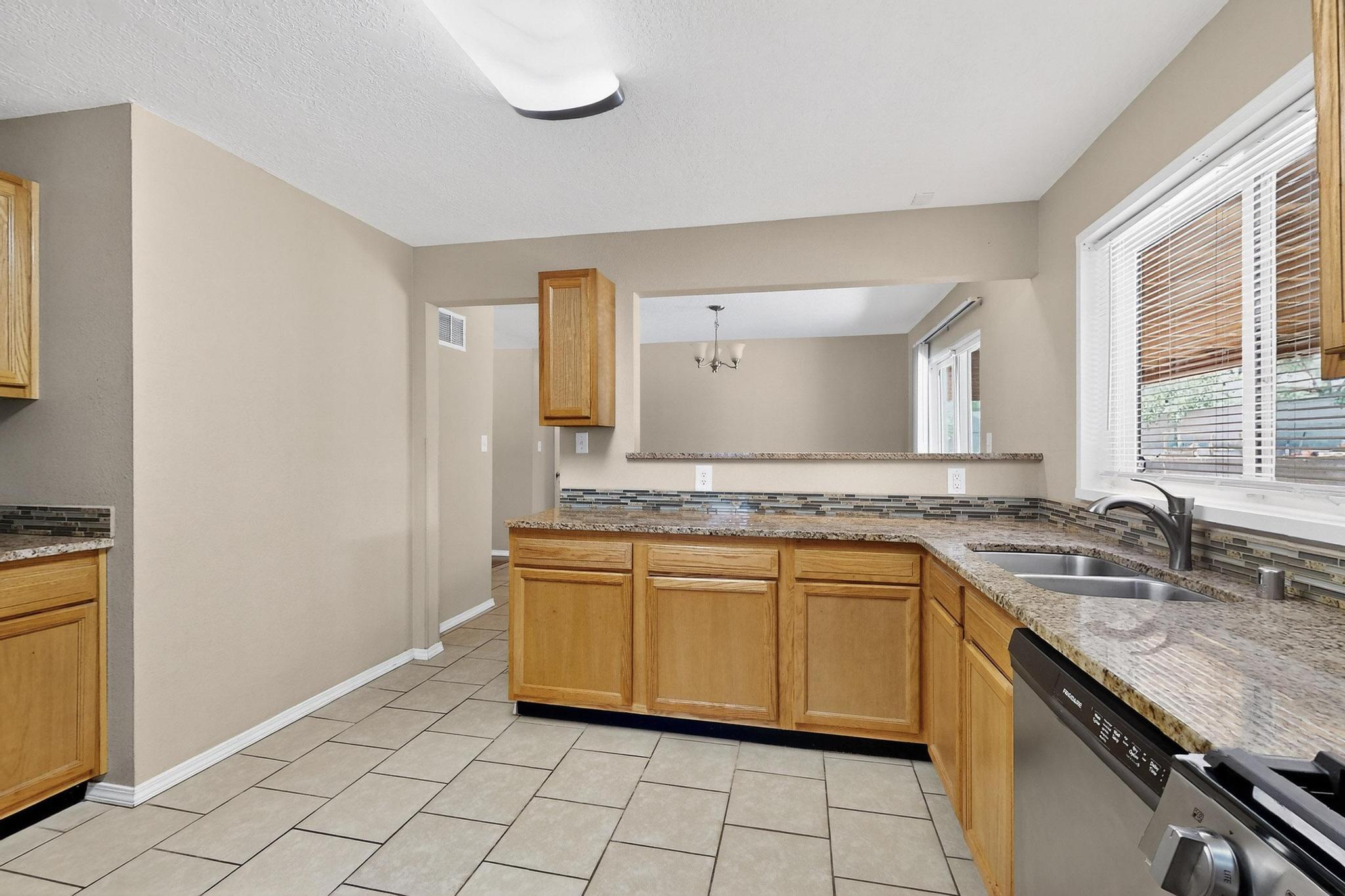 6312 ZIMMERMAN Avenue NE