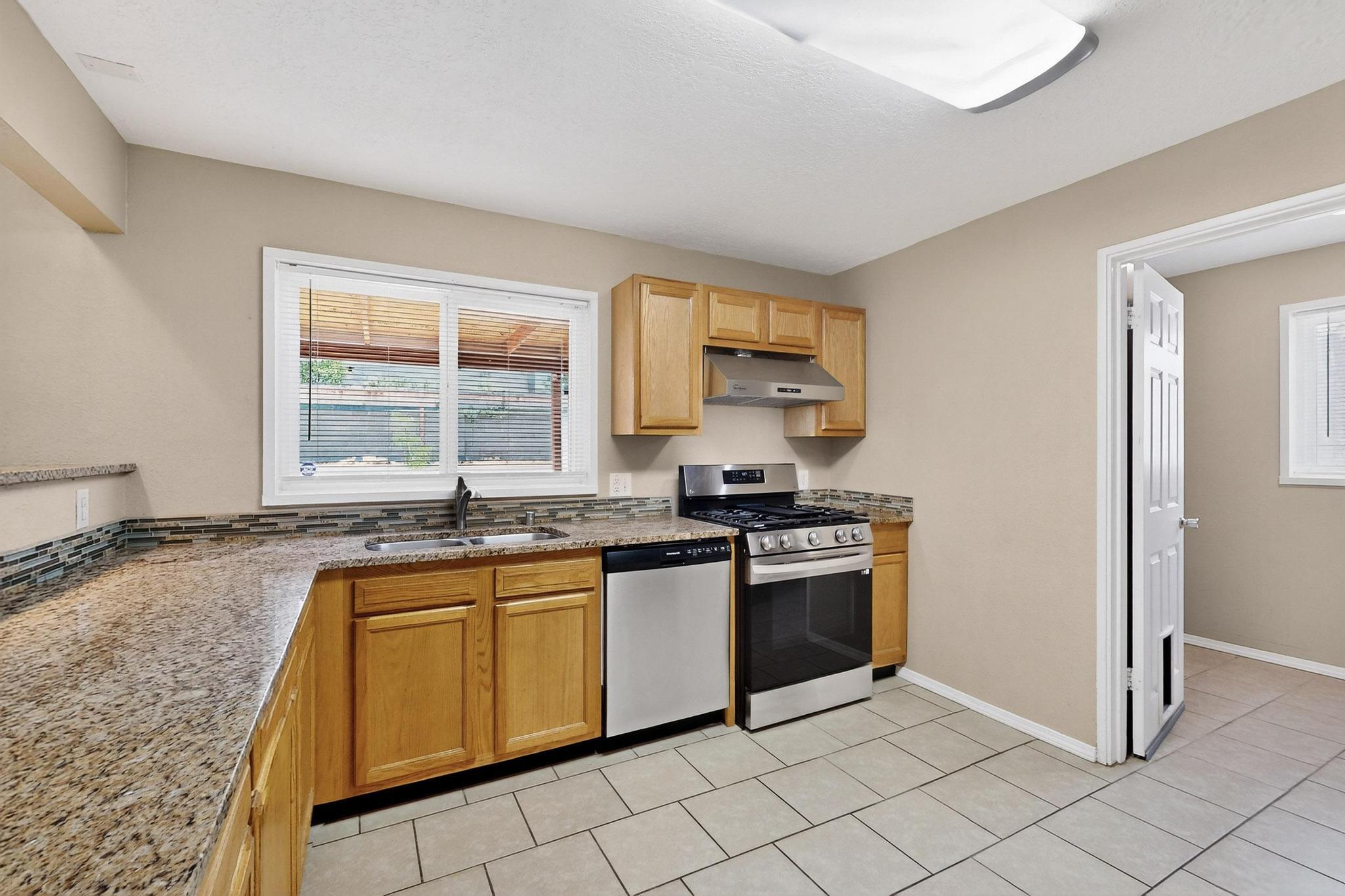 6312 ZIMMERMAN Avenue NE