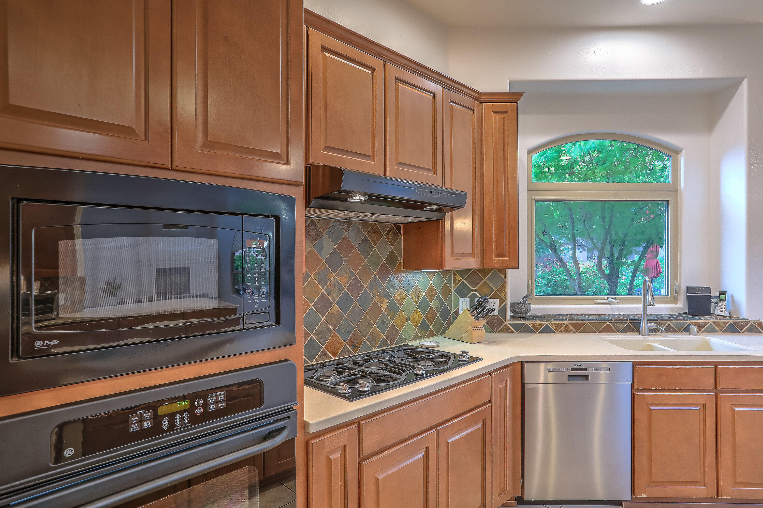 9404 BEAR MOUNTAIN Trail NE