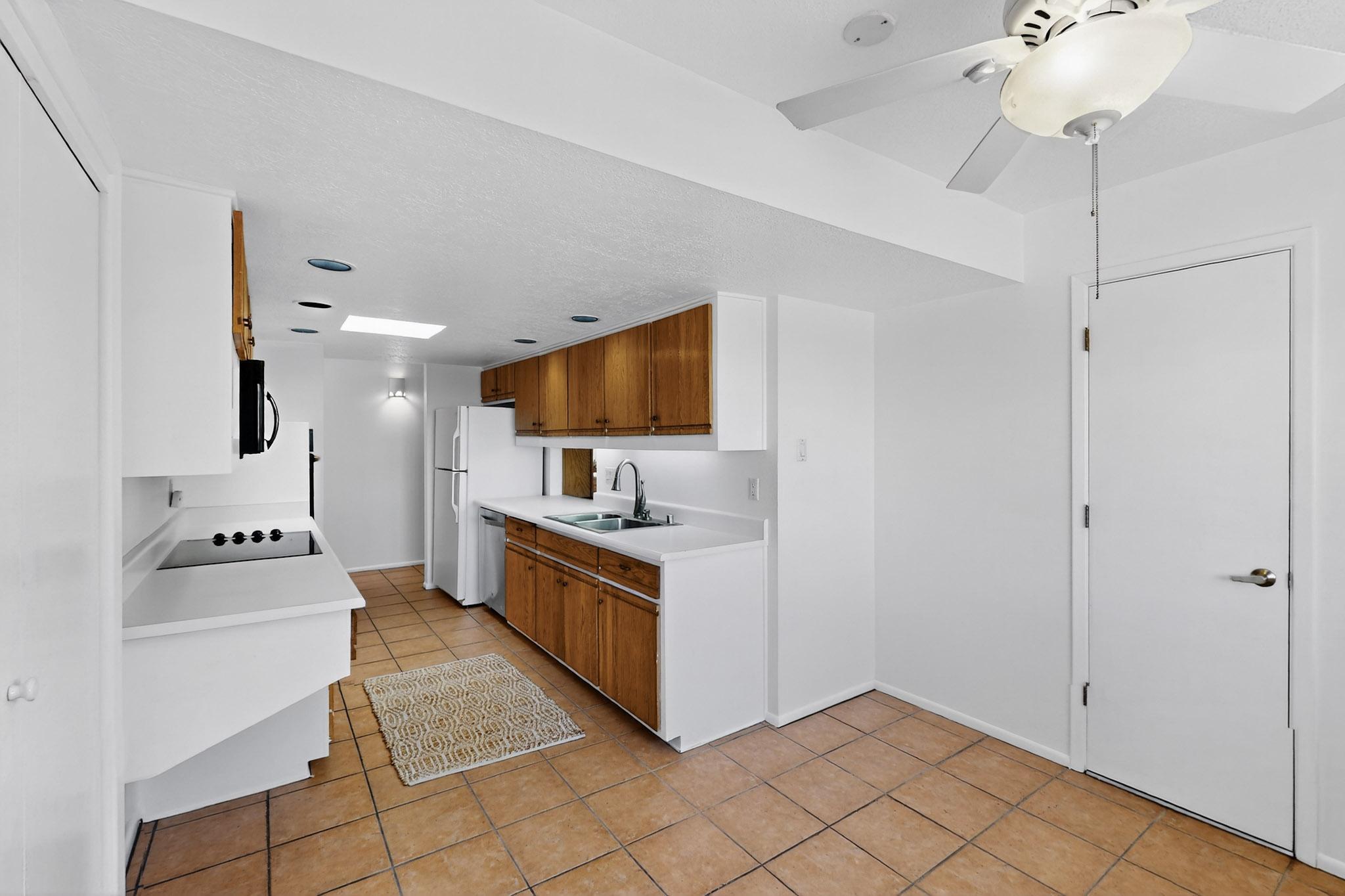 795 TRAMWAY Lane NE D