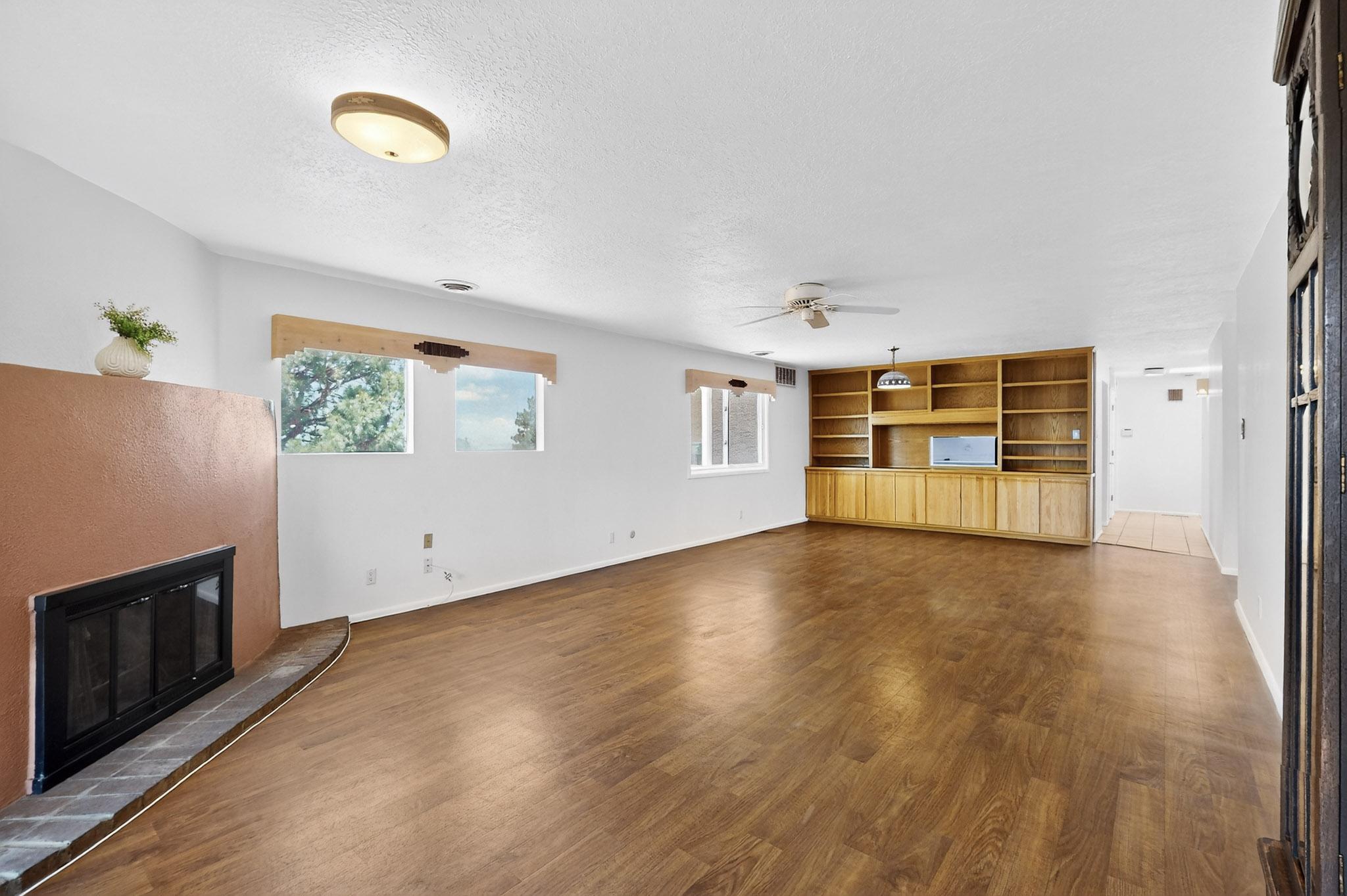 795 TRAMWAY Lane NE D