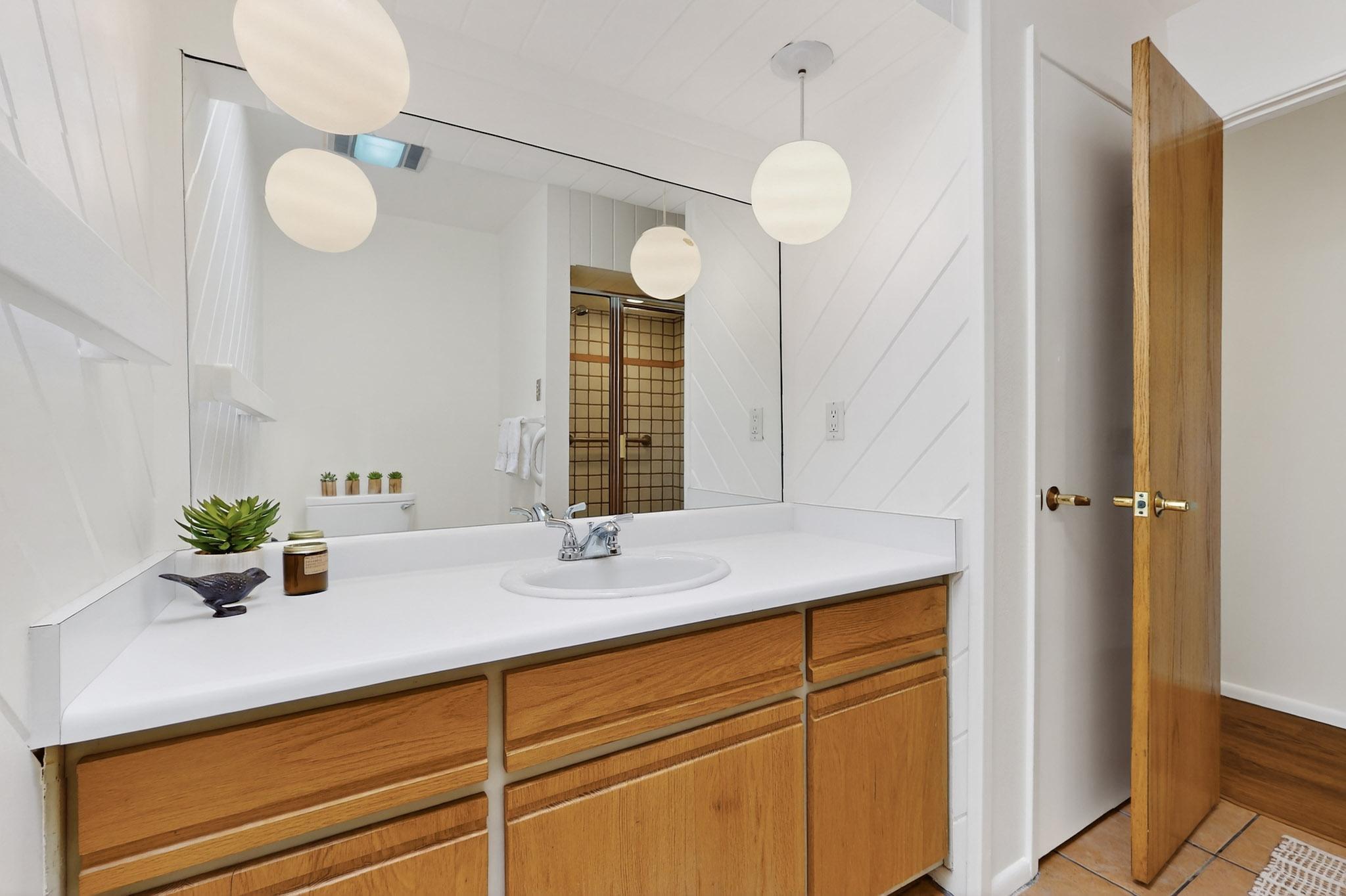 795 TRAMWAY Lane NE D