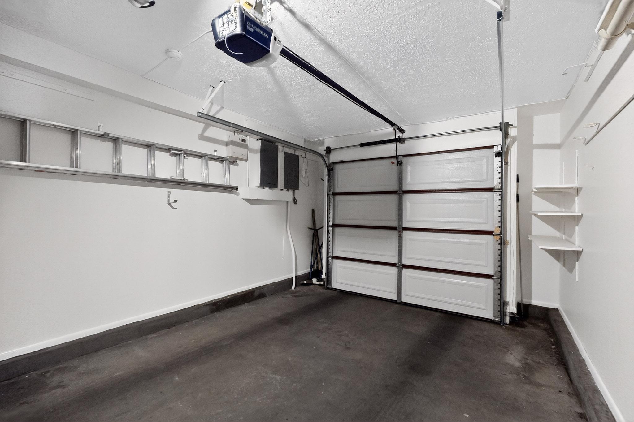 795 TRAMWAY Lane NE D