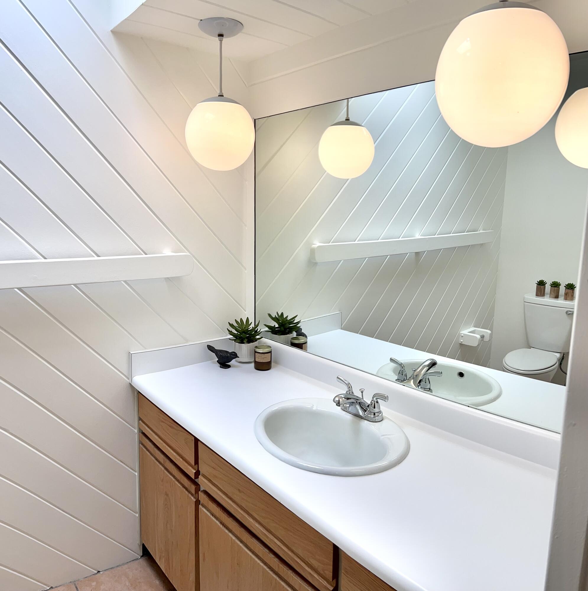 795 TRAMWAY Lane NE D