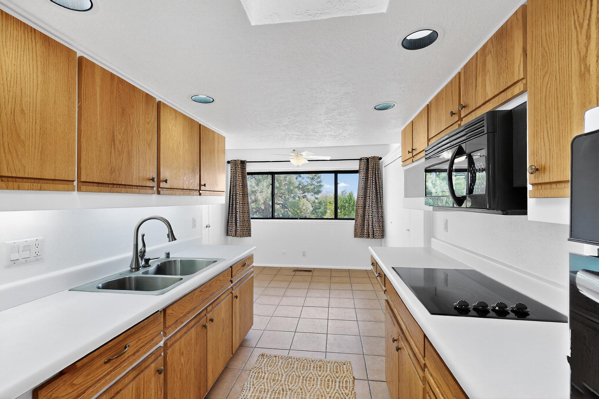 795 TRAMWAY Lane NE D