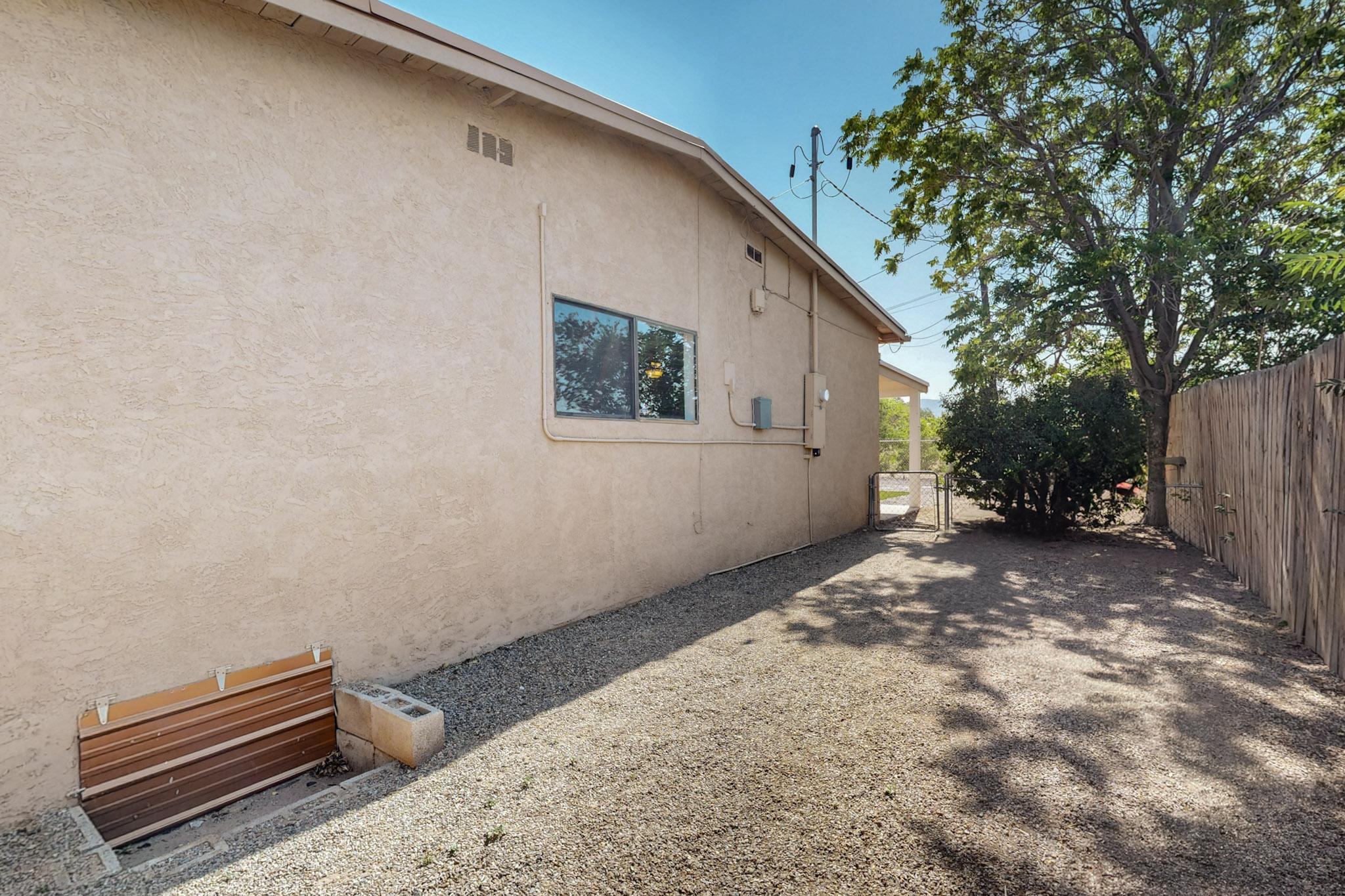 220 GARCIA Road NE B