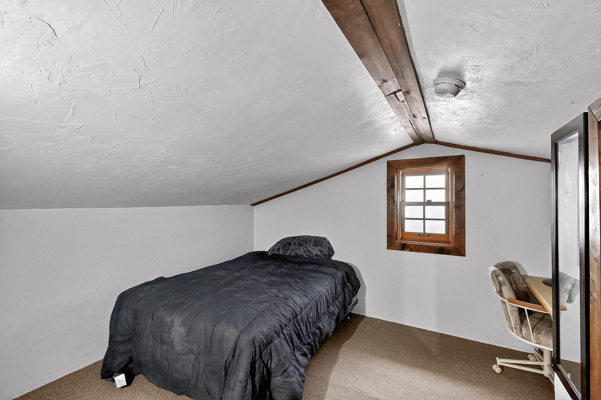 16 BOBOLINK Lane
