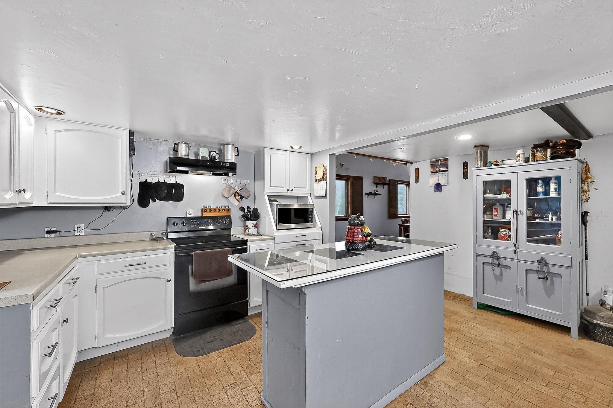 16 BOBOLINK Lane