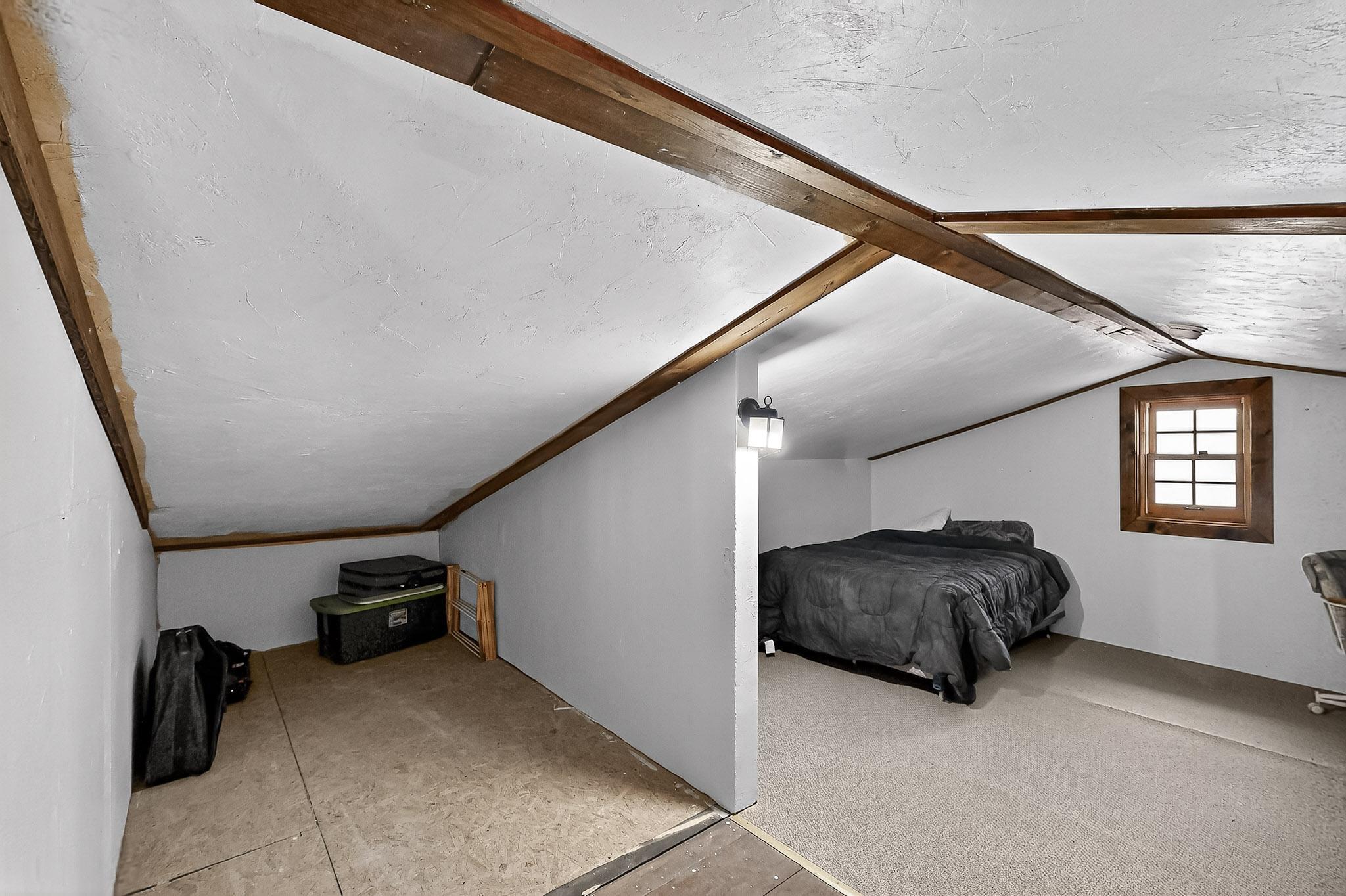 16 BOBOLINK Lane