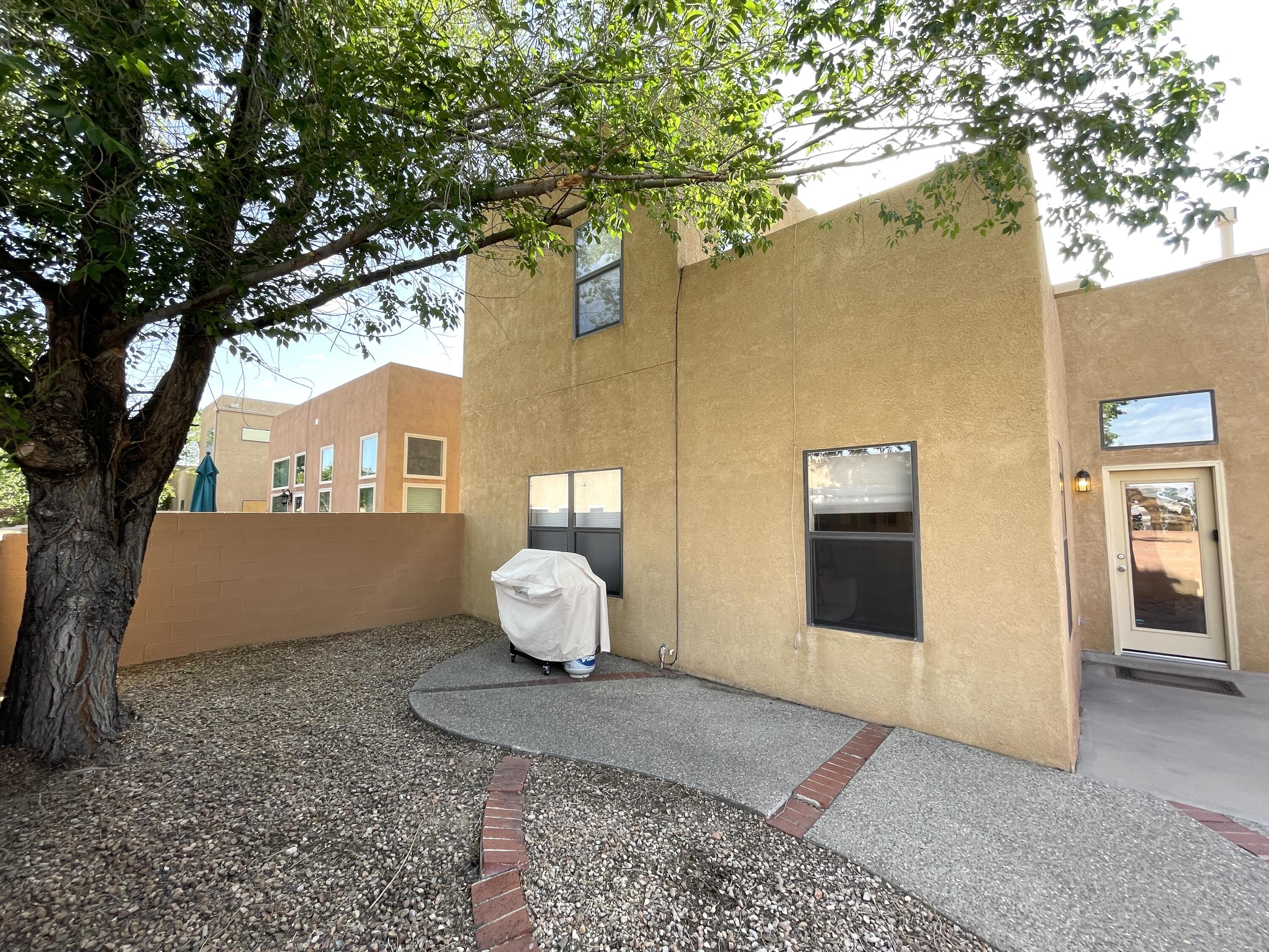 2108 NAVAJO WILLOW Drive NE