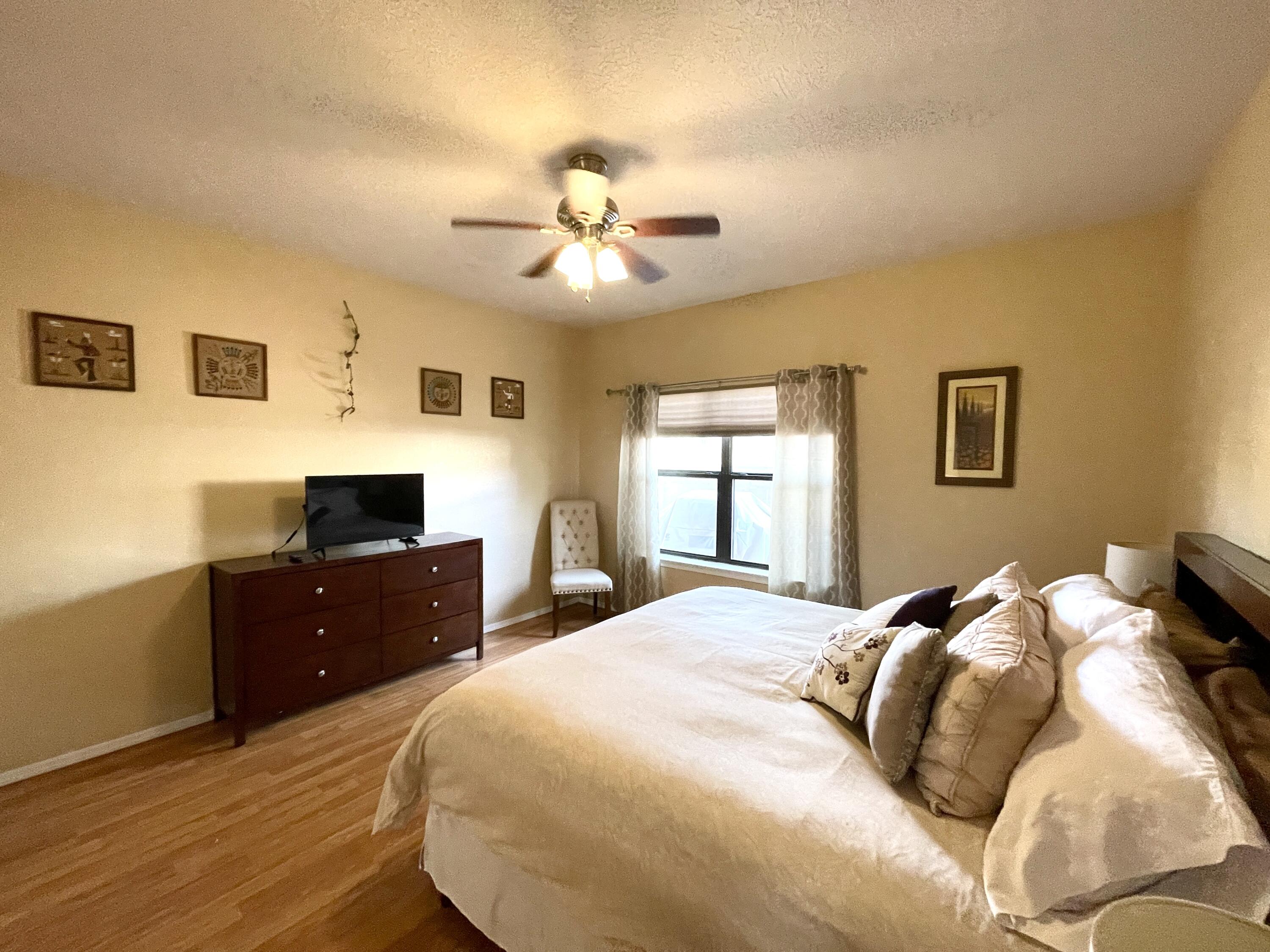 2108 NAVAJO WILLOW Drive NE