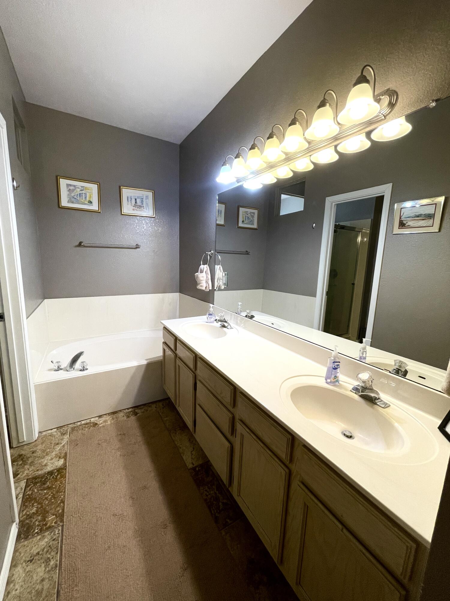 2108 NAVAJO WILLOW Drive NE