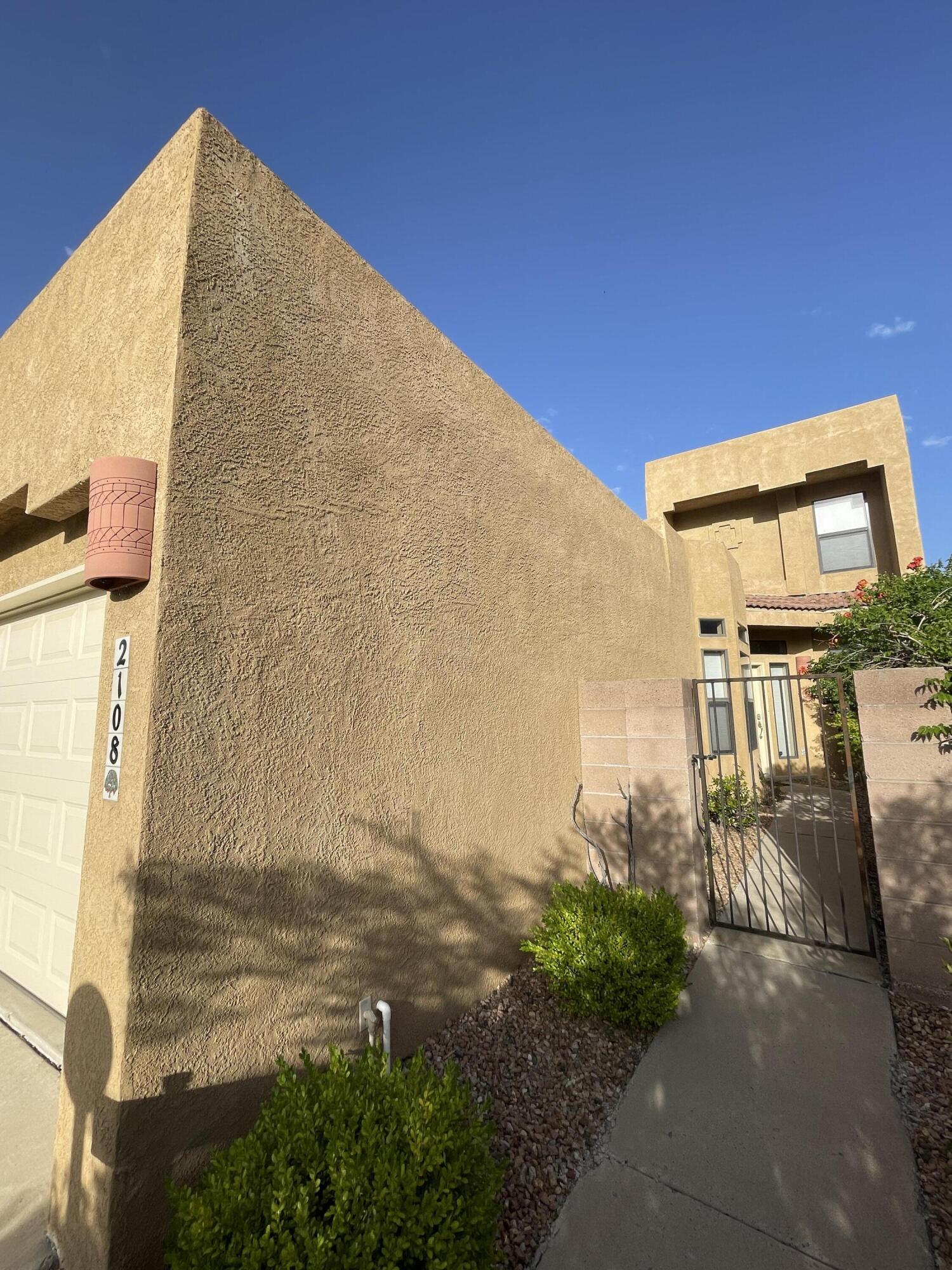 2108 NAVAJO WILLOW Drive NE