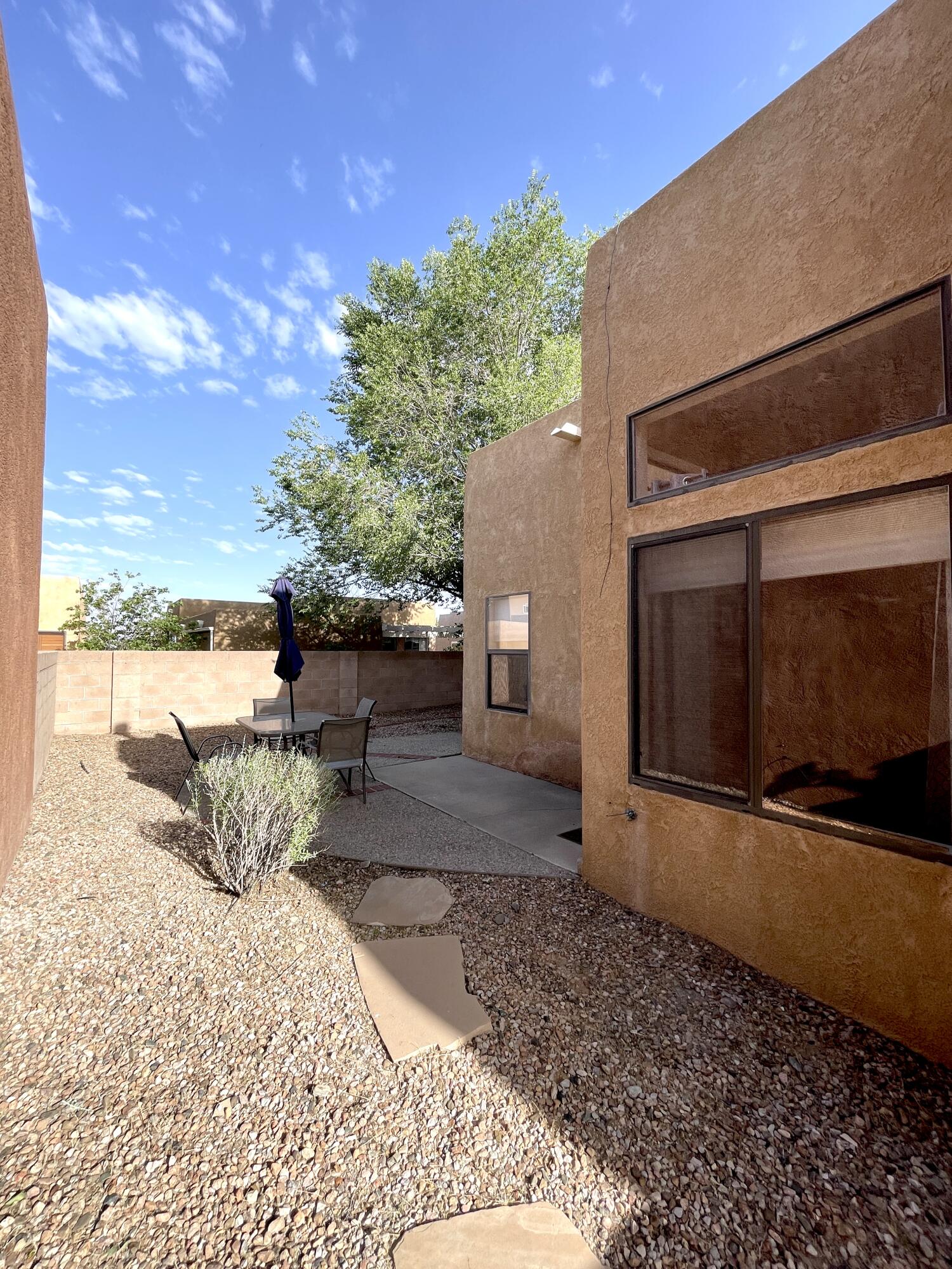 2108 NAVAJO WILLOW Drive NE