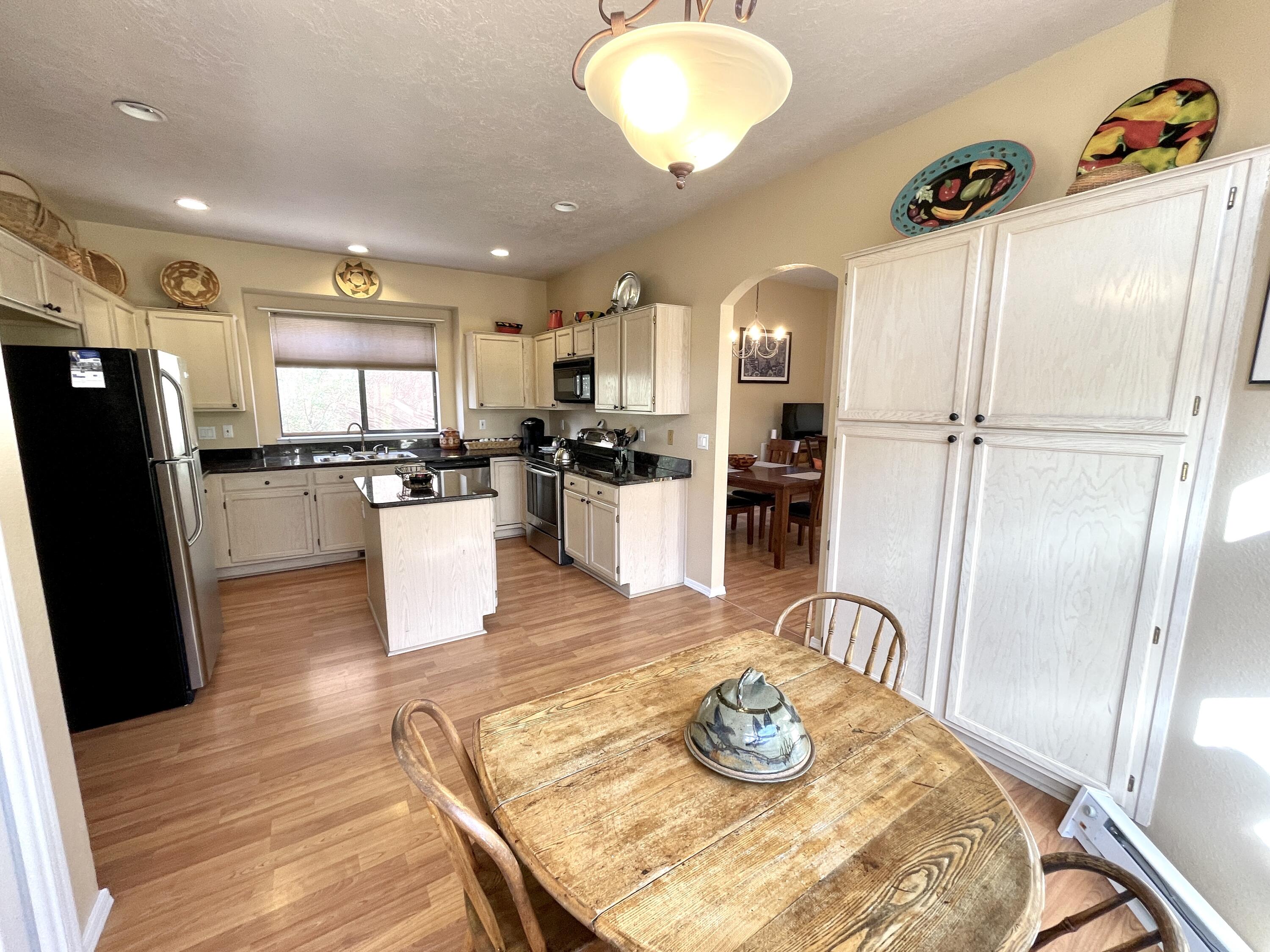 2108 NAVAJO WILLOW Drive NE