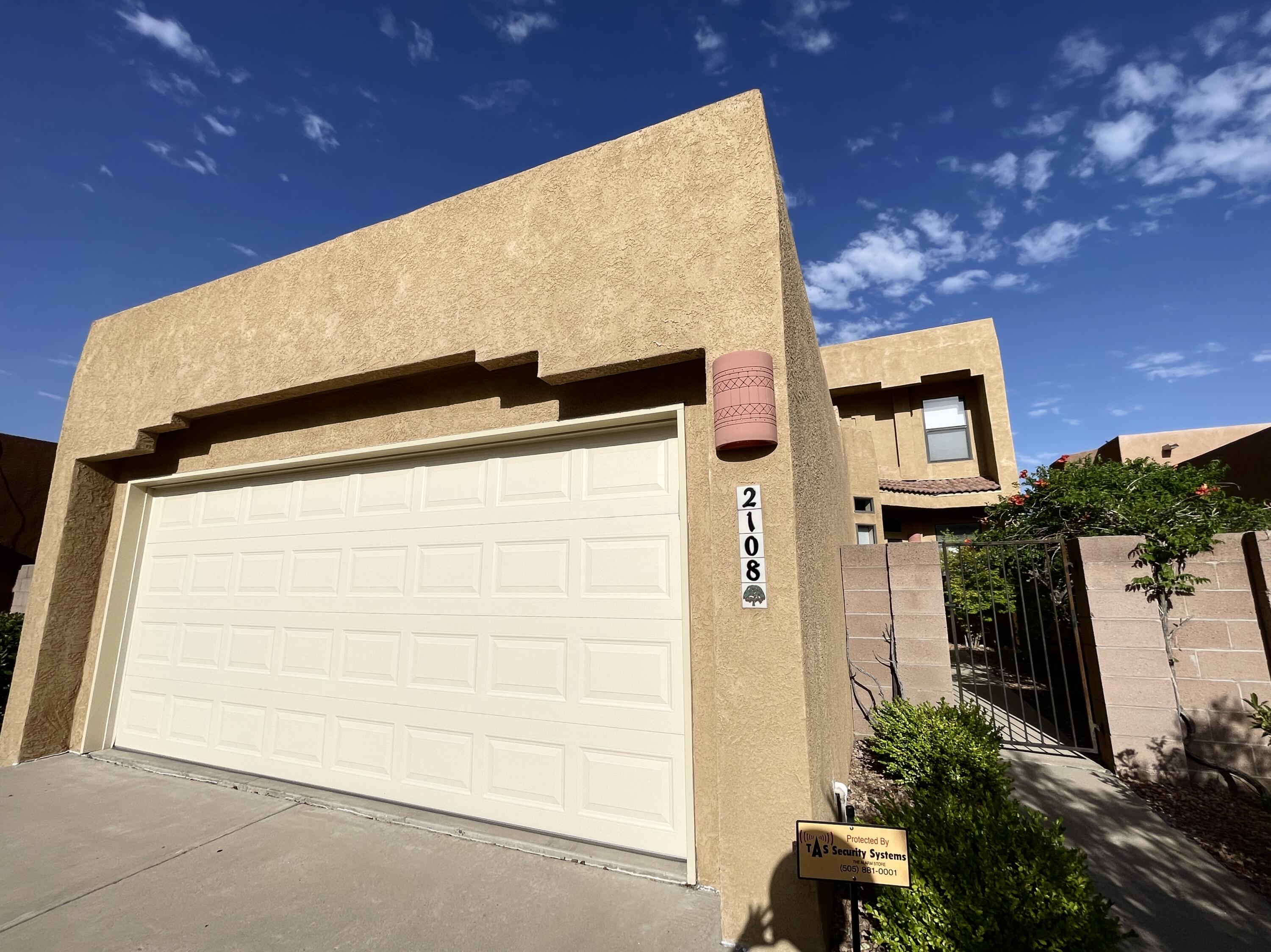 2108 NAVAJO WILLOW Drive NE